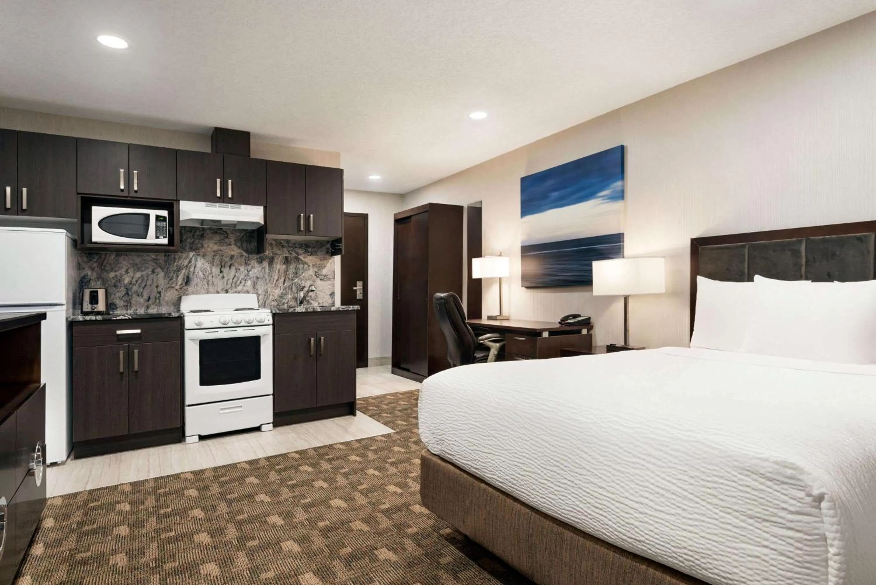 Photo of the whole room, Bed in Days Inn by Wyndham Wainwright