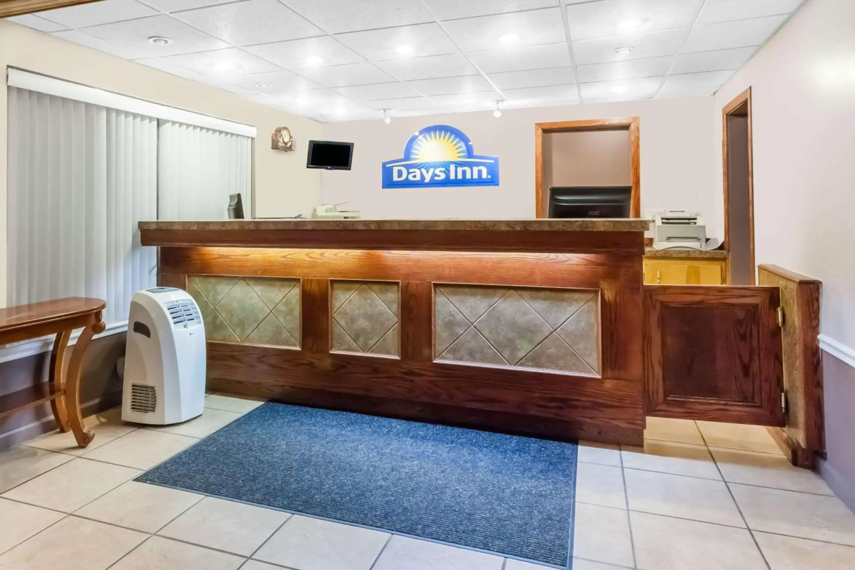 Lobby or reception in Days Inn by Wyndham Tannersville