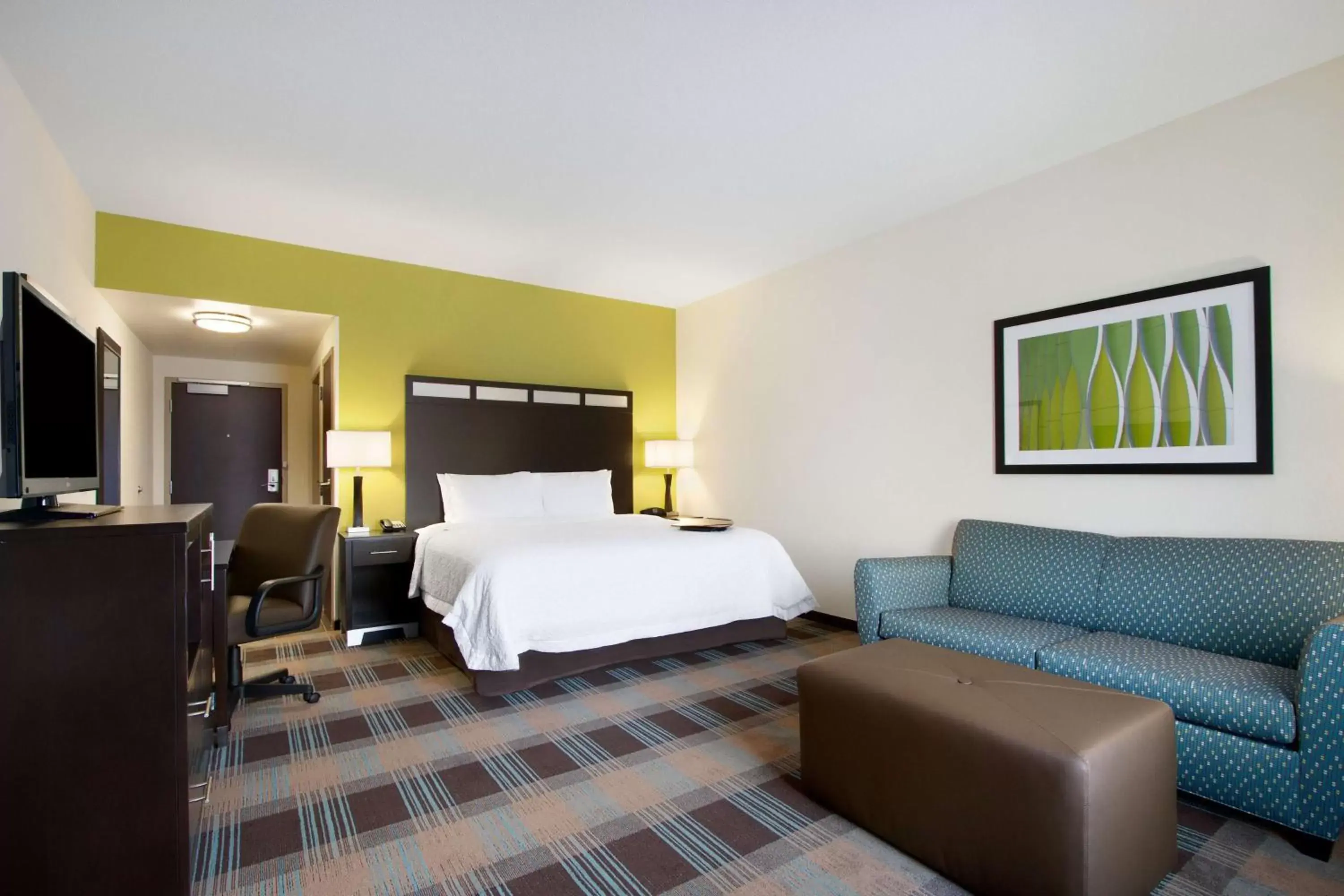 Bed in Hampton Inn & Suites York South