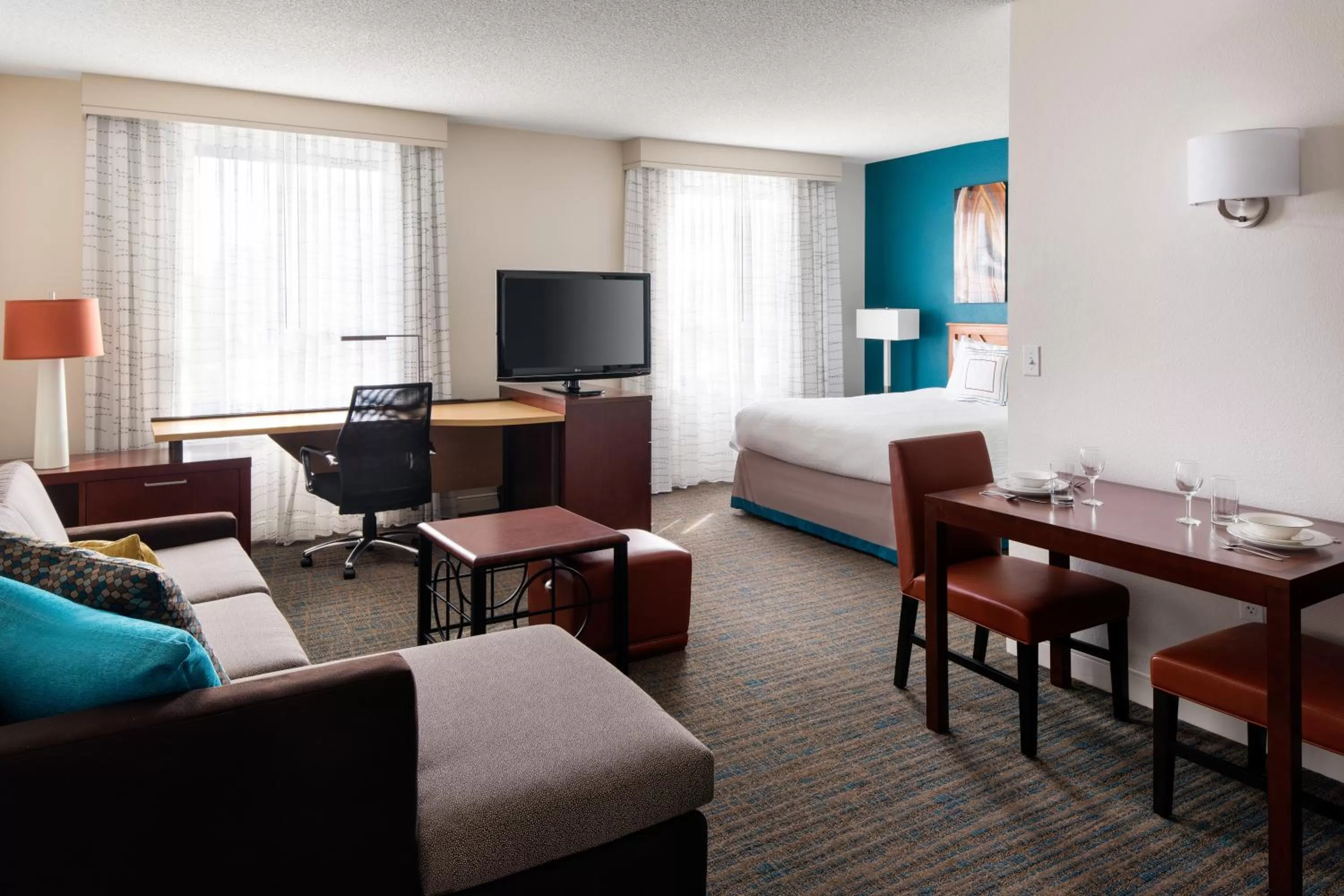 Queen Studio Suite with Sofa Bed and Adapted Tub - Mobility and Hearing Accessible in Residence Inn by Marriott Las Vegas Hughes Center
