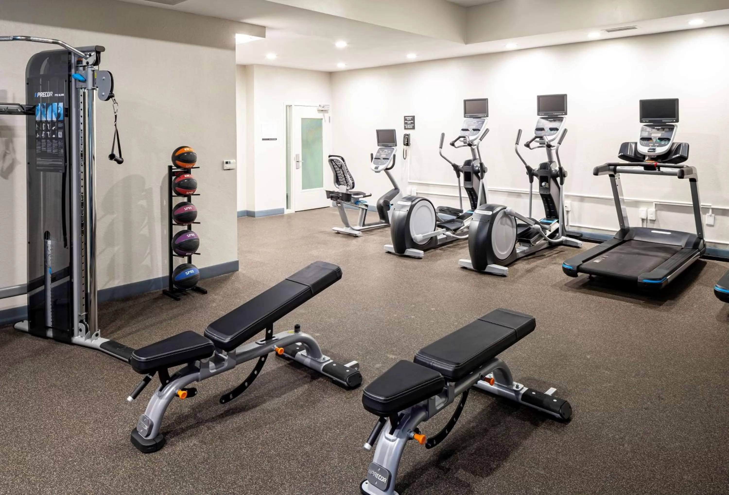 Fitness centre/facilities in Hampton Inn Austin Round Rock