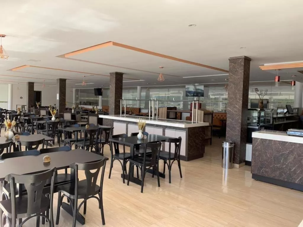 Restaurant/Places to Eat in HOTEL CAJUINA AVENIDA