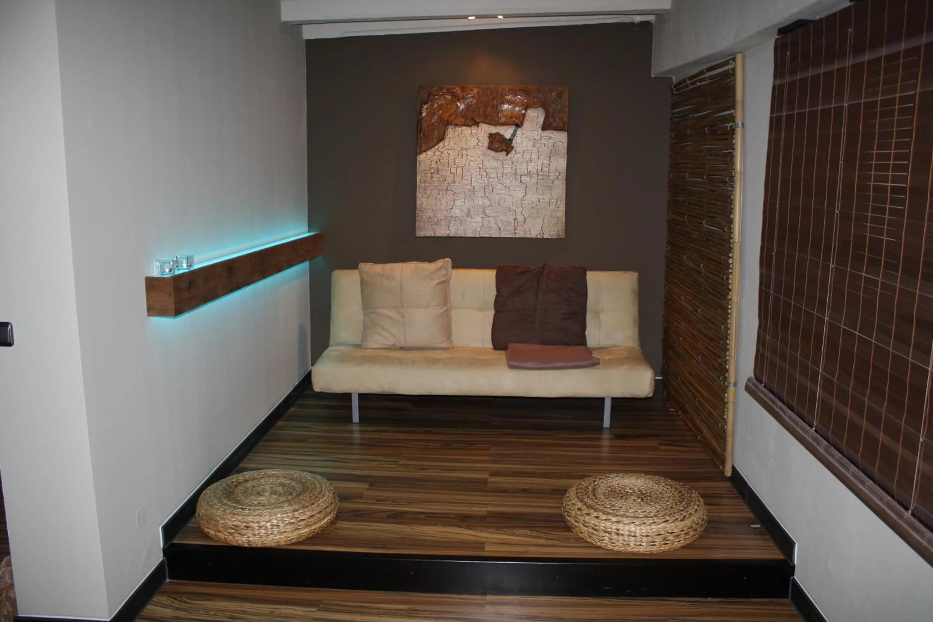 Photo of the whole room in Elements Hotel