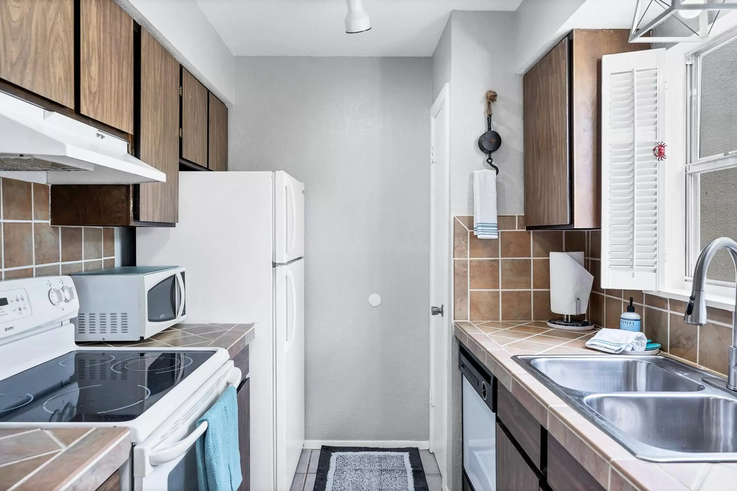 Kitchen/Kitchenette in Fulton Beach Condos