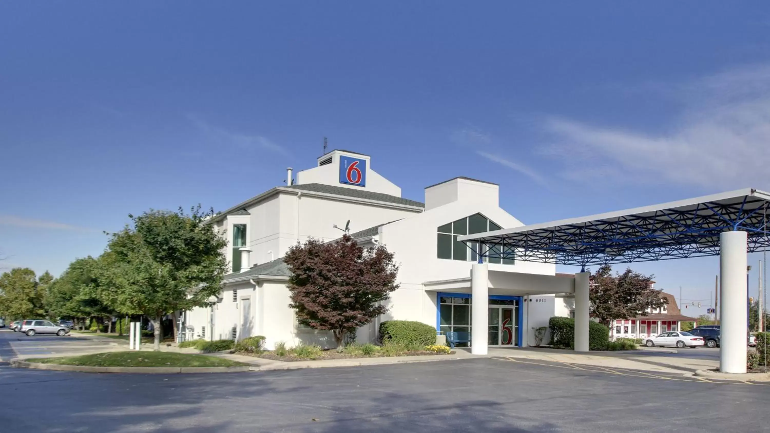 Facade/entrance, Property Building in Motel 6-Springfield, IL