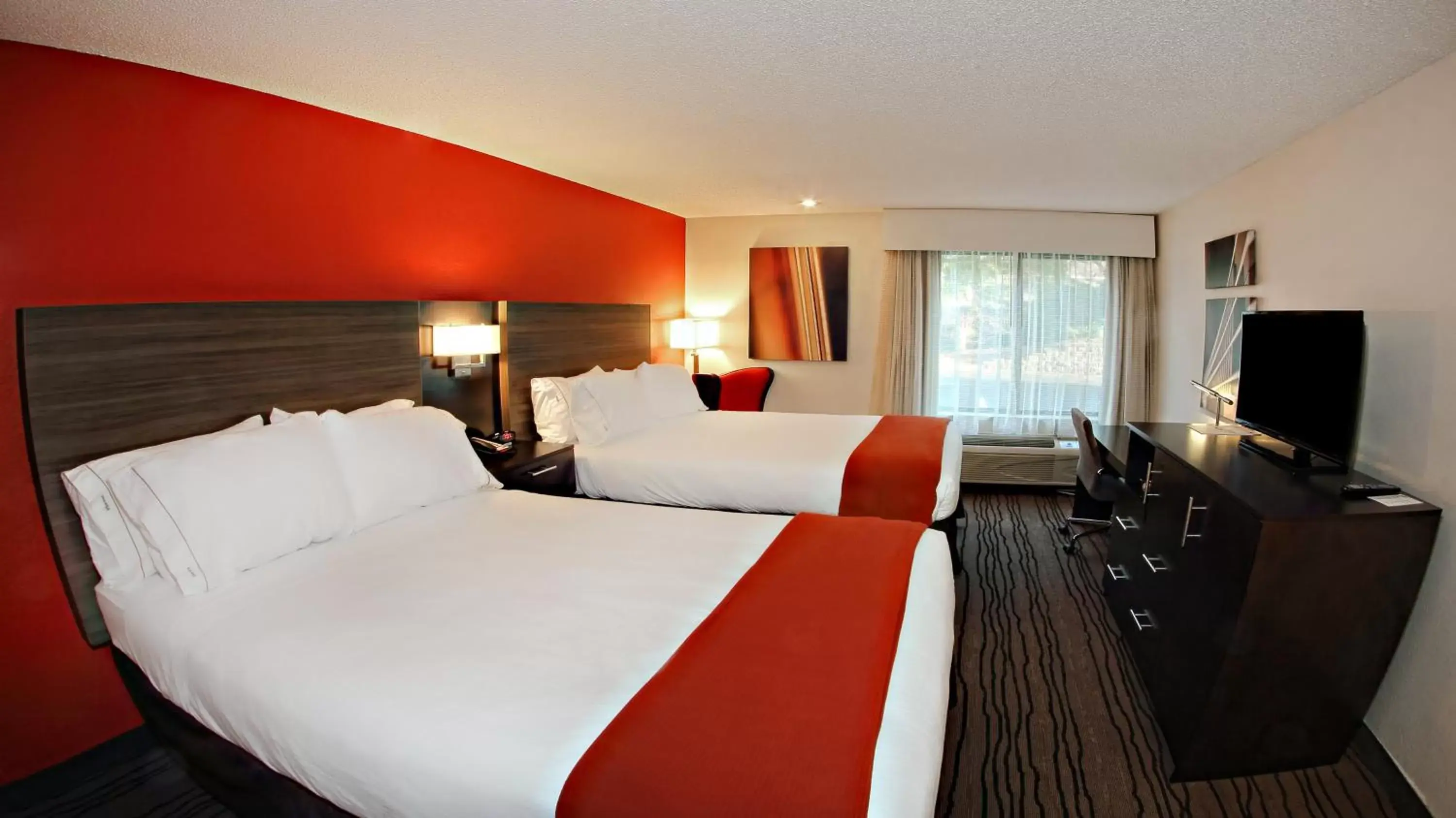 Photo of the whole room, Bed in Holiday Inn Express Brentwood-South Cool Springs, an IHG Hotel