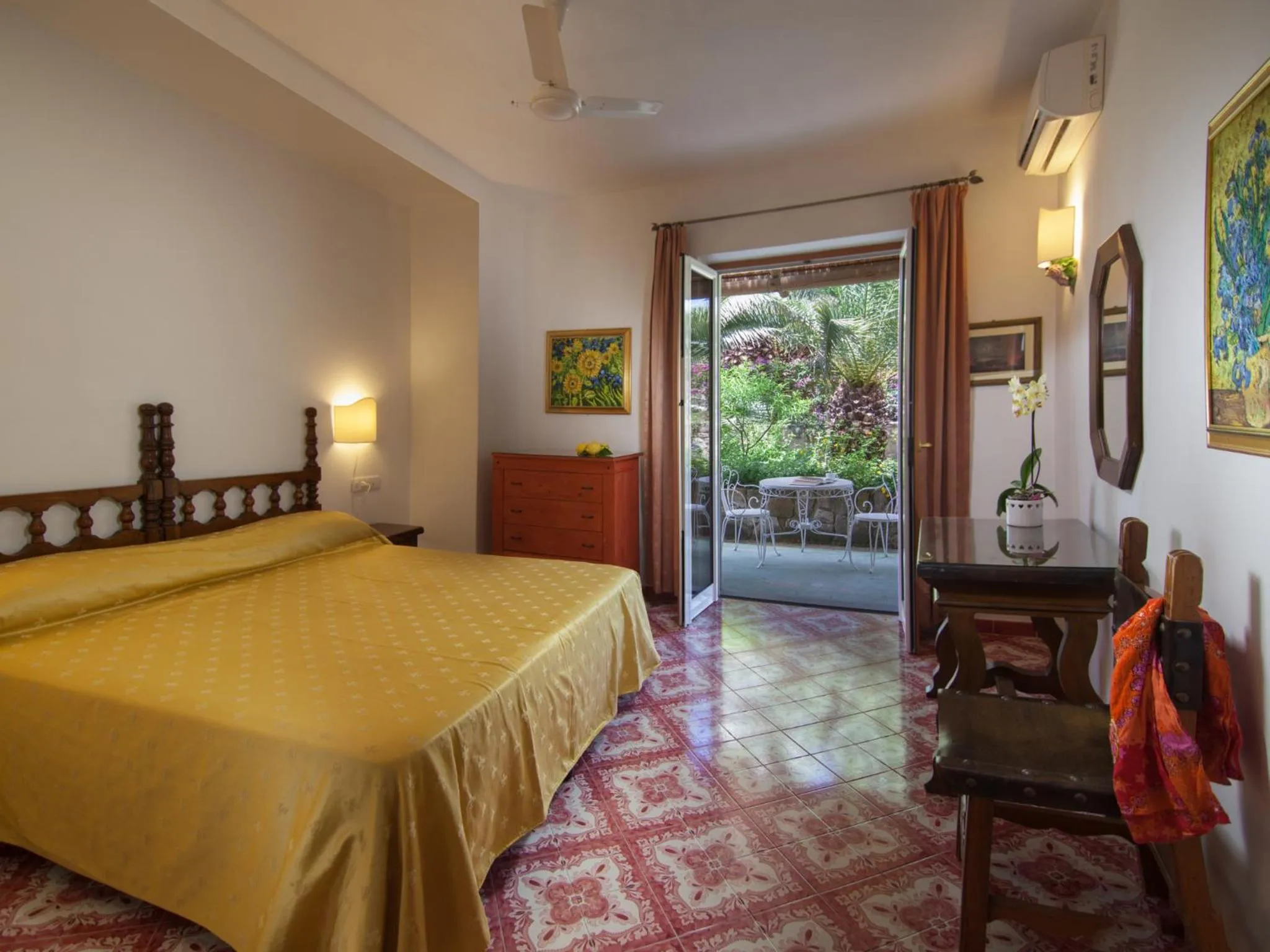 Patio, Bed in Semiramis Hotel De Charme & Pools