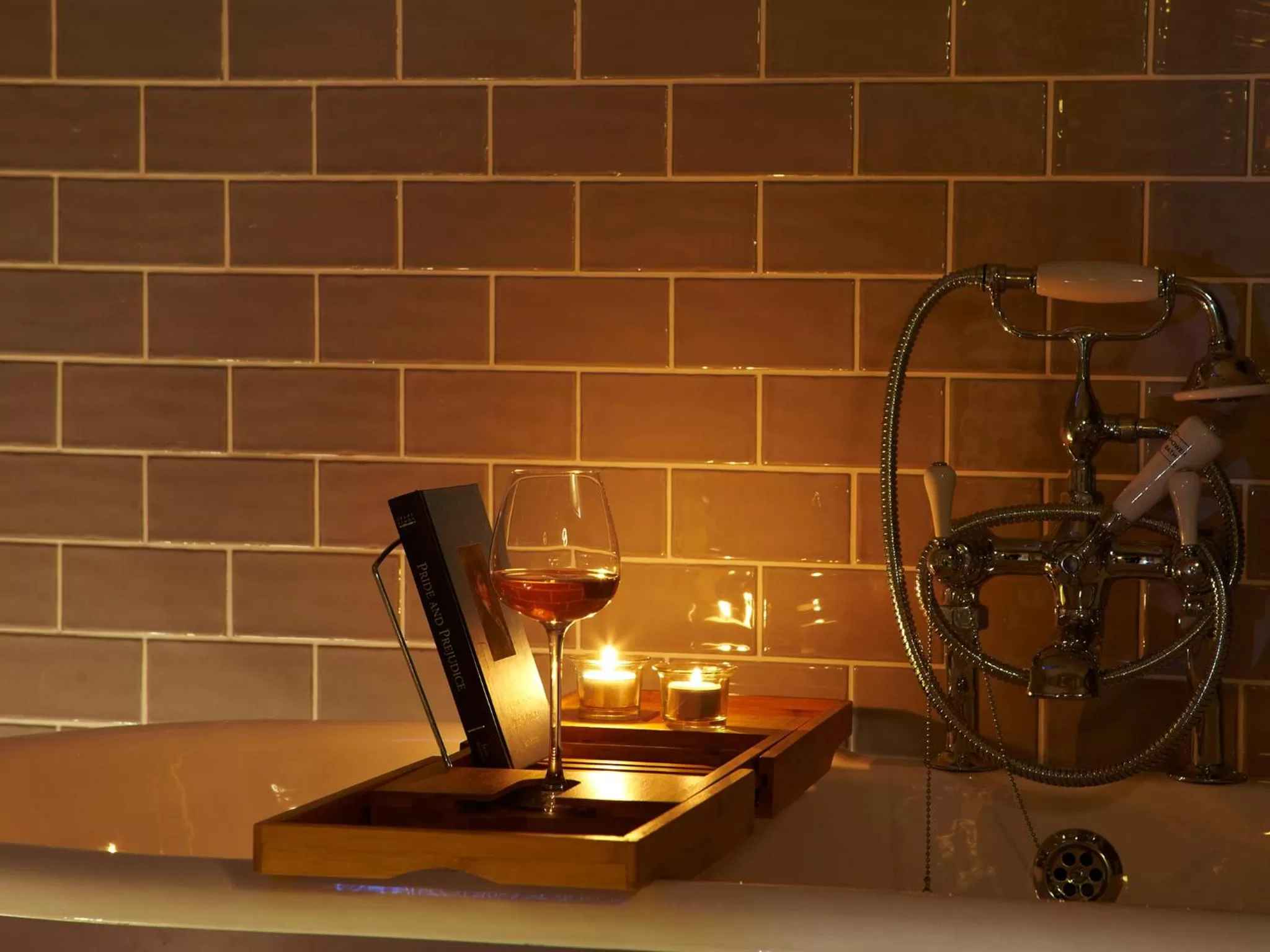 Shower in The Plough Inn & Cottages