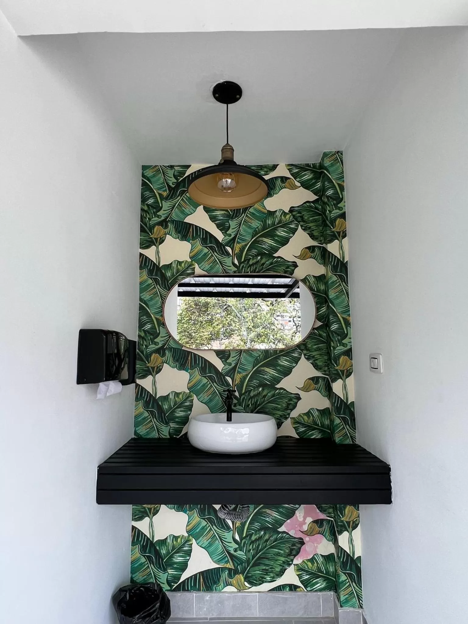 Restaurant/places to eat in HOTEL 9.5 SAN FERNANDO