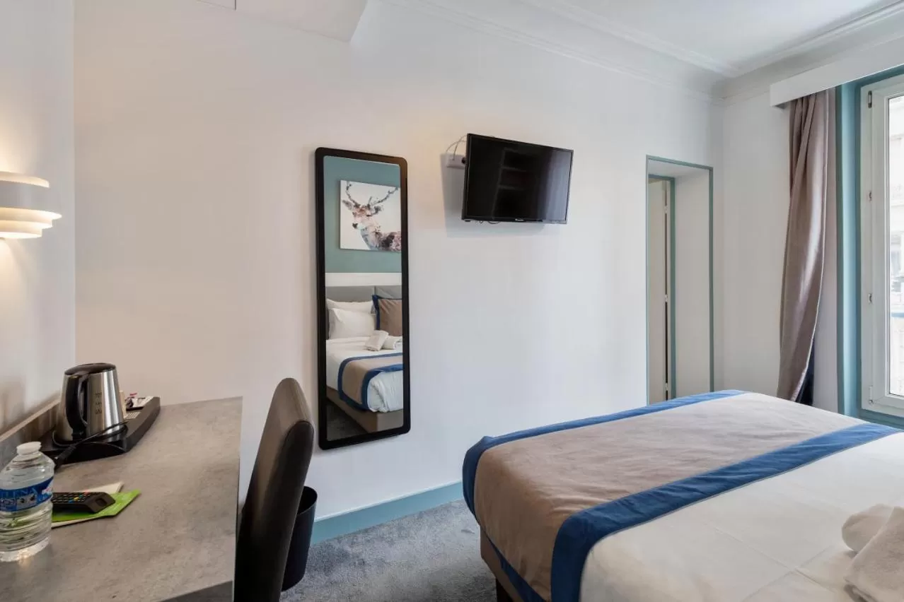 Bed in Grand Hôtel Des Gobelins