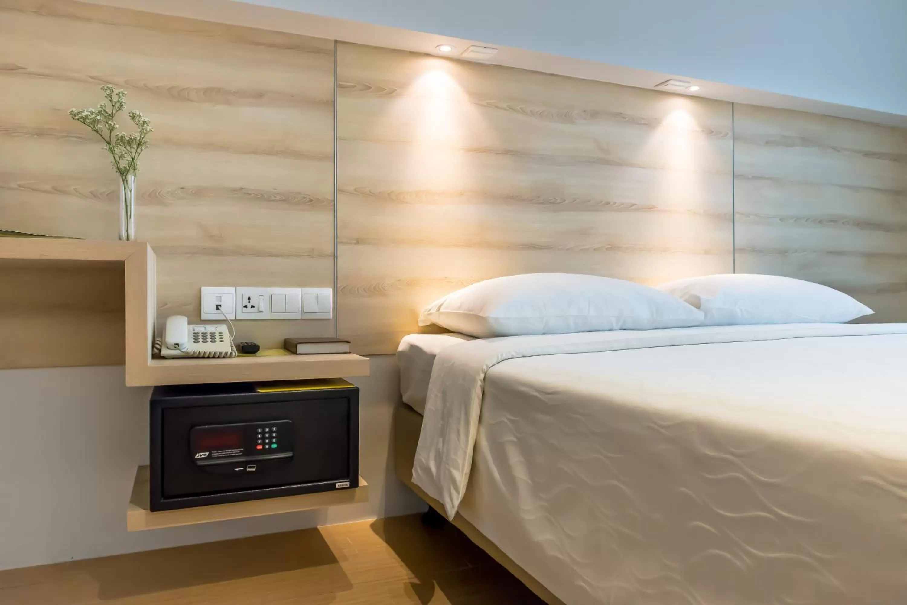 Bedroom, Bed in Summer View Hotel