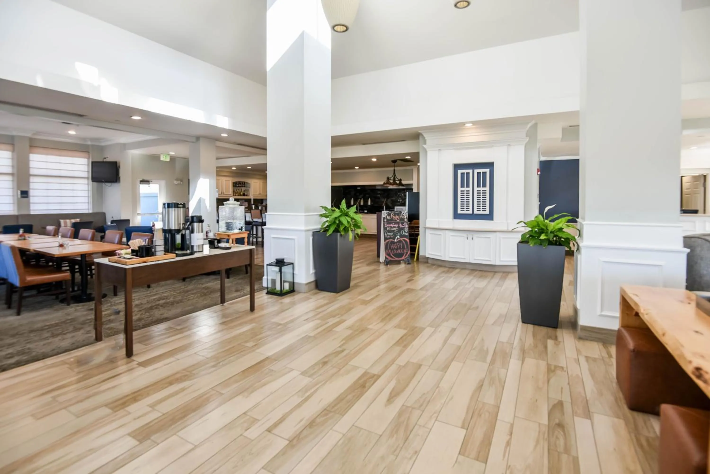 Restaurant/places to eat in Shutters Hotel