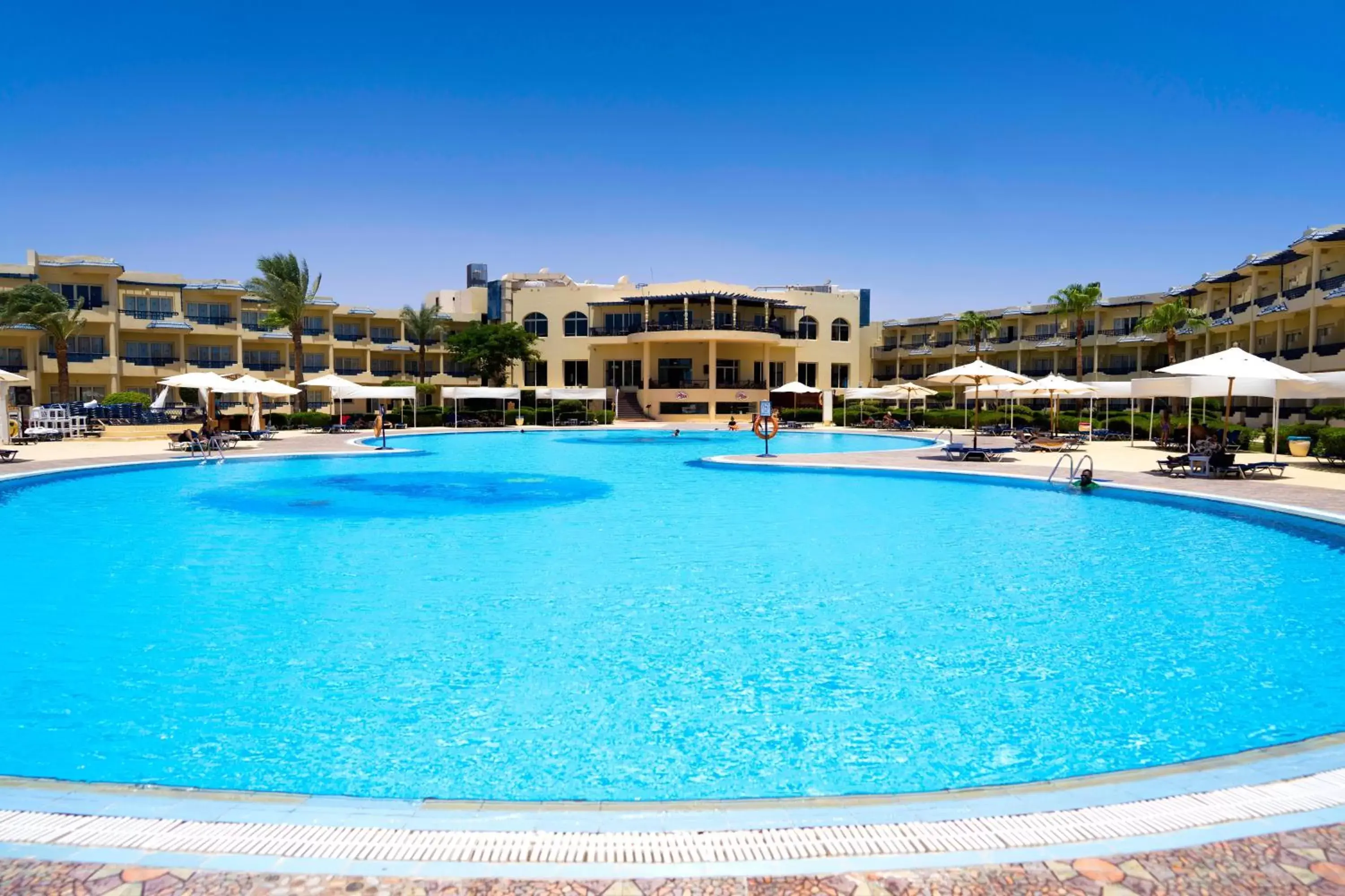 Swimming Pool in Grand Oasis Resort