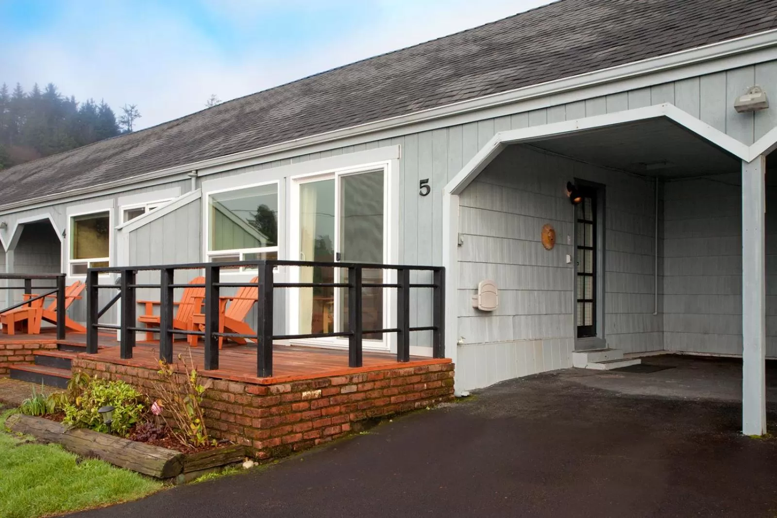 Property Building in Agate Beach Motel
