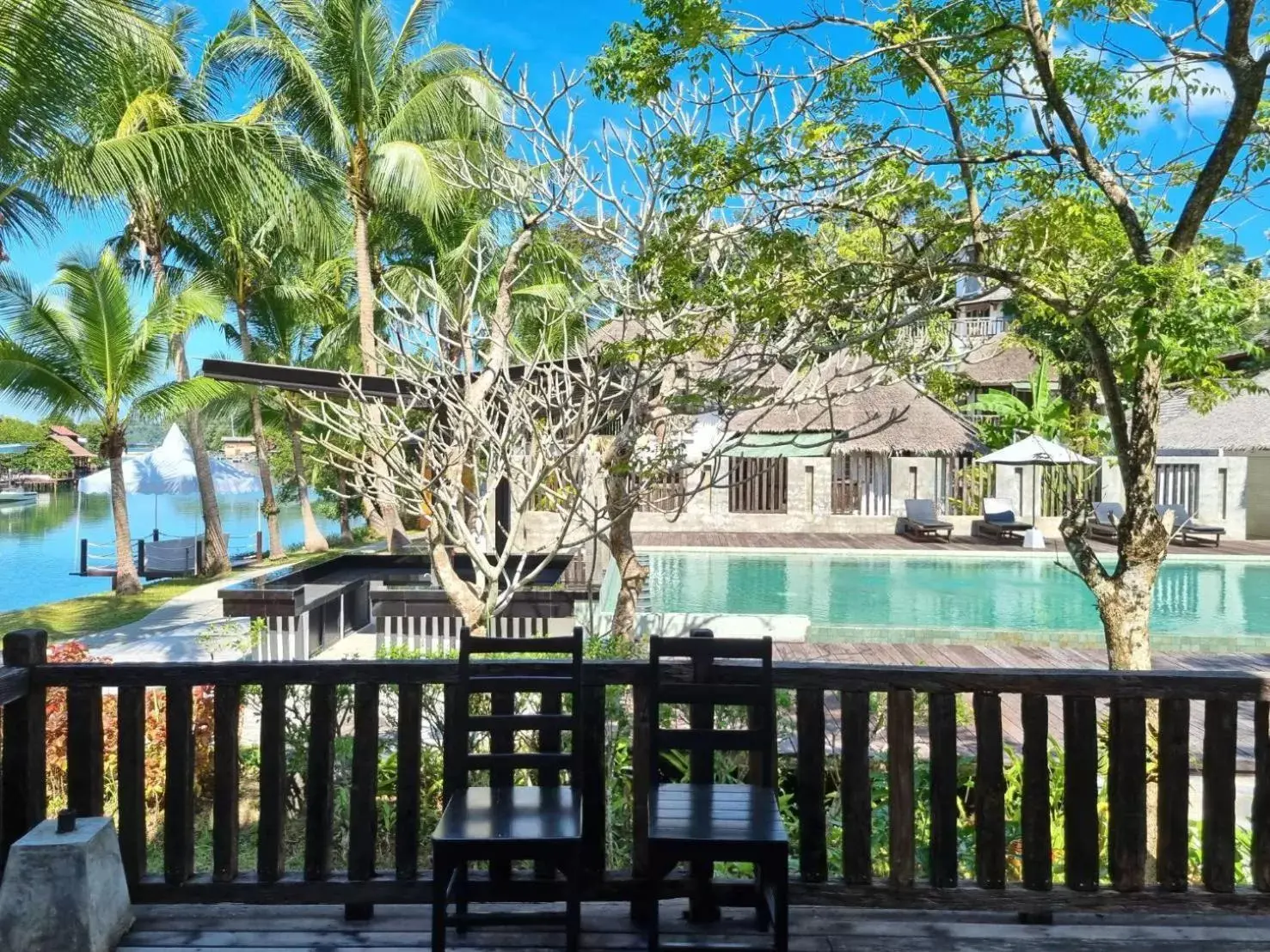 Balcony/Terrace, Pool View in Aana Resort & Spa