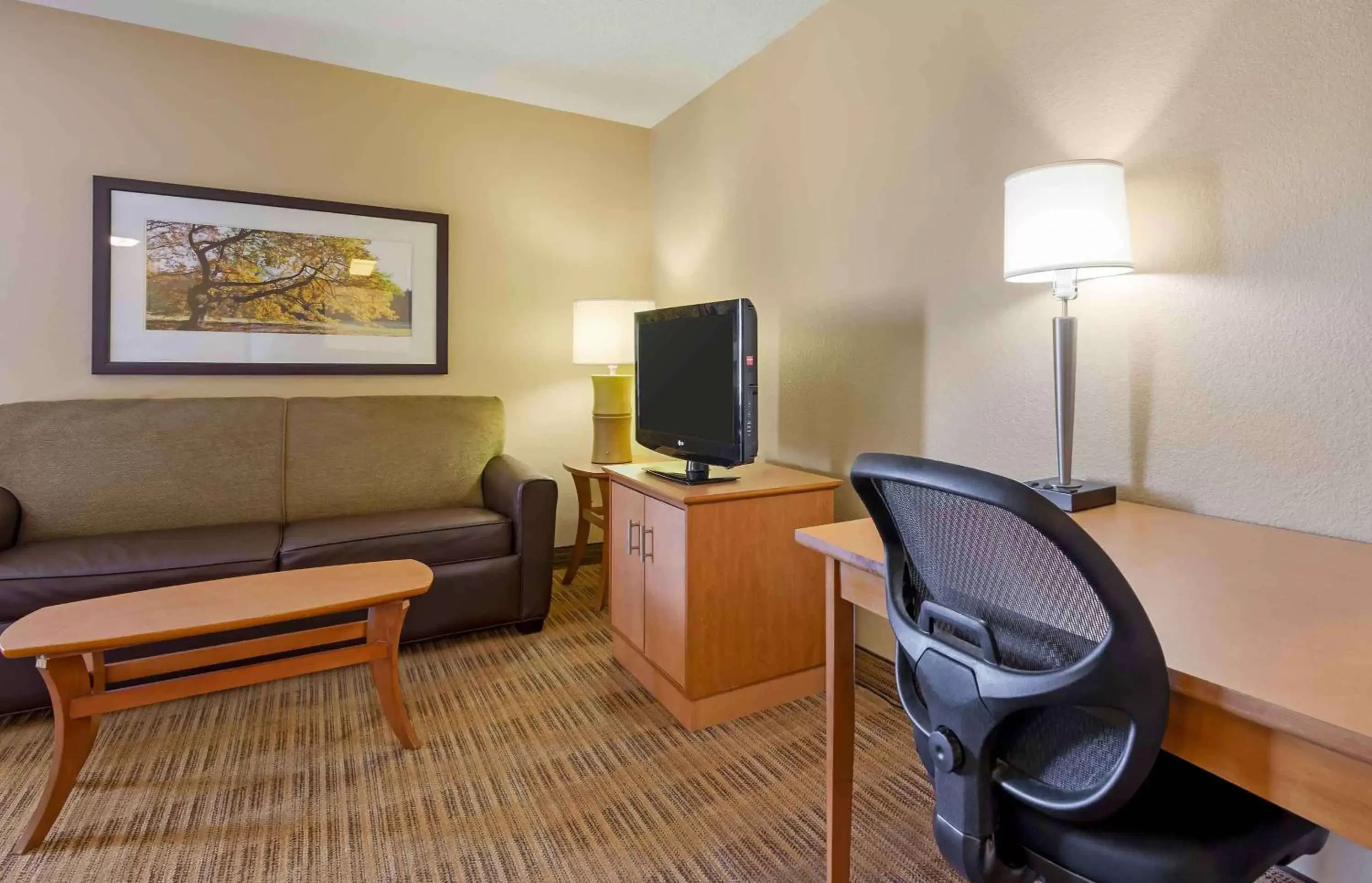 Bedroom, Seating Area in Extended Stay America Suites - Madison - Old Sauk Rd