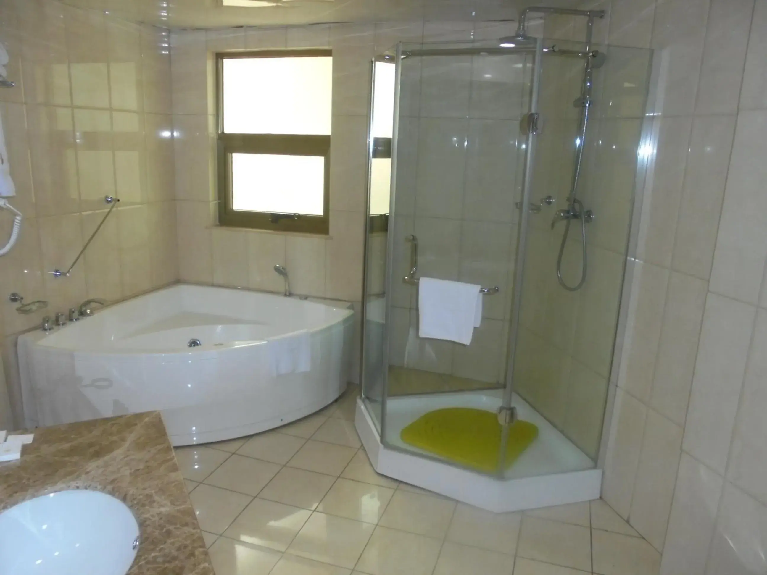 Bathroom in Saro-Maria Hotel