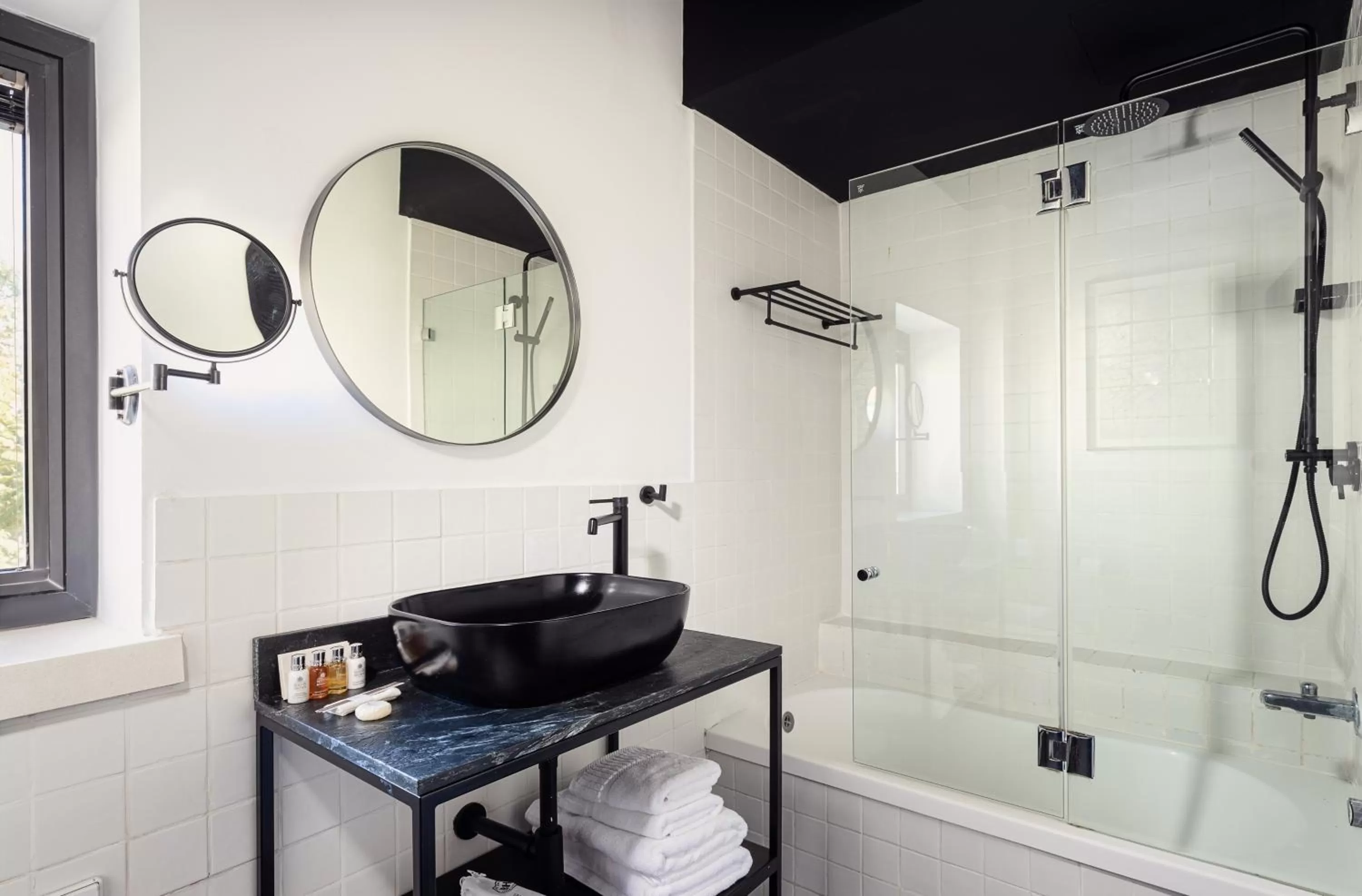 Bathroom in Townhouse Residence a member of Brown Hotels