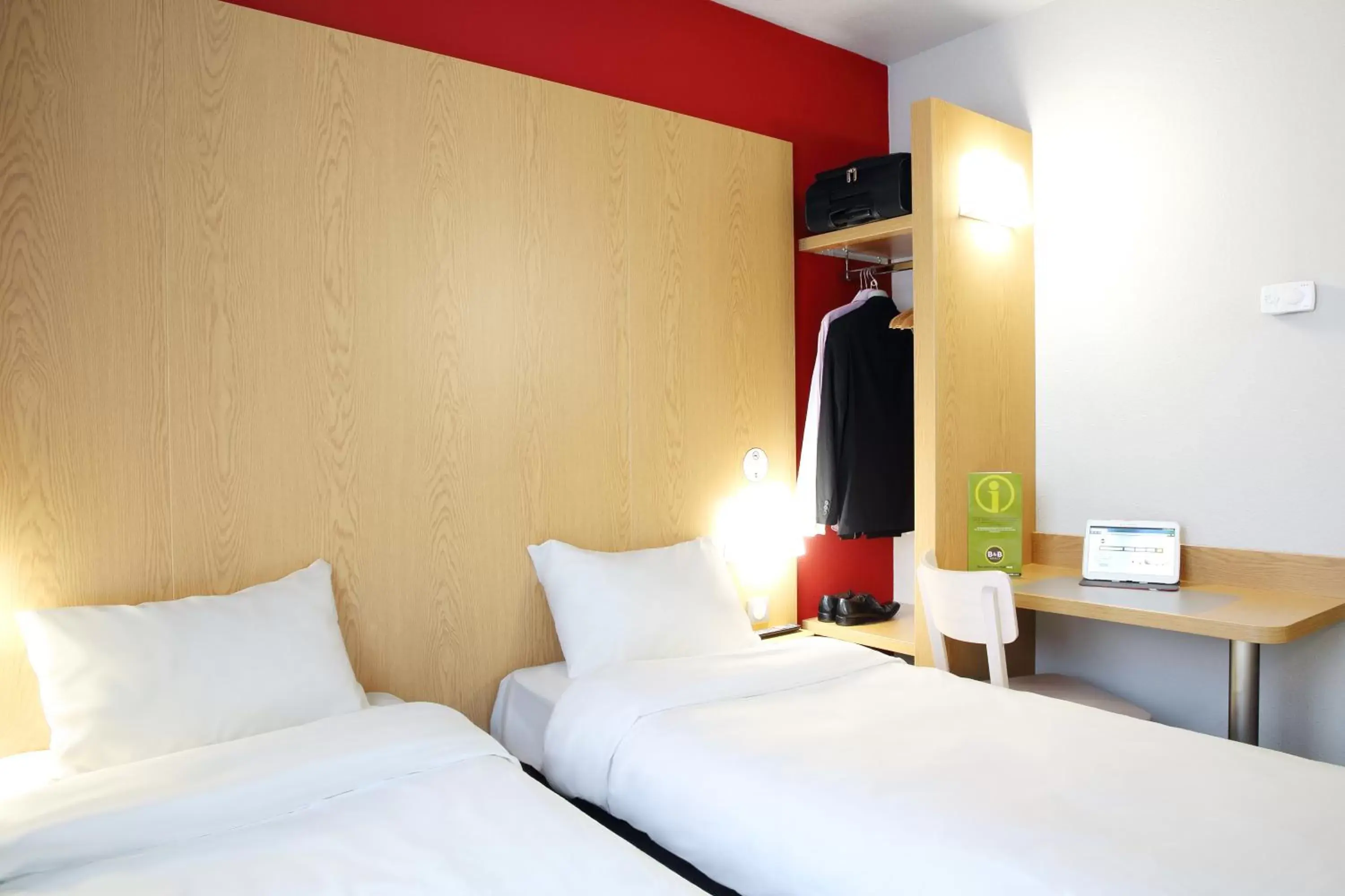 Bedroom, Bed in B&B HOTEL Perpignan Sud Marché International