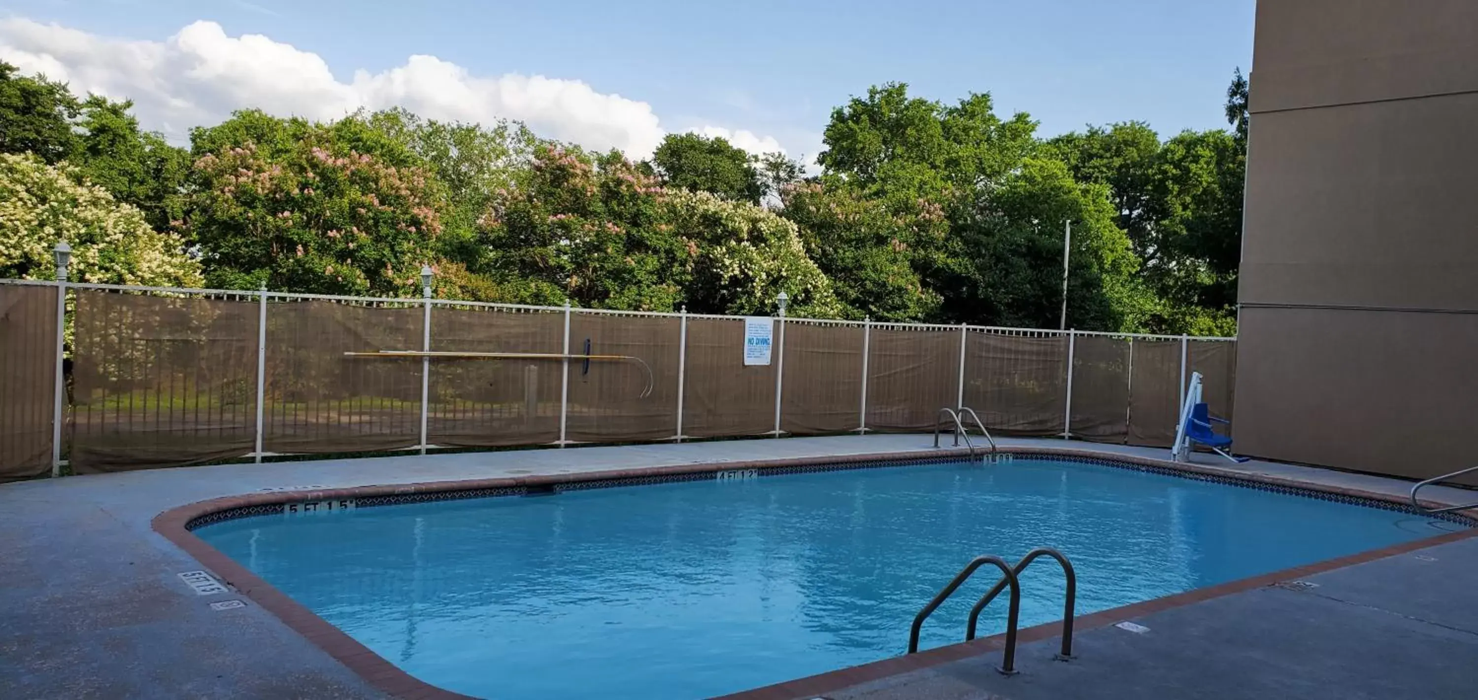 Swimming Pool in Super 8 by Wyndham Temple I-35