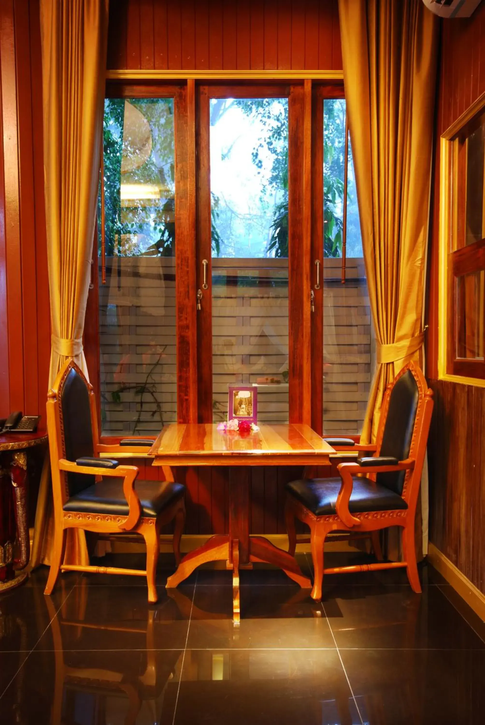 Seating area, Dining Area in Chaweng Resort