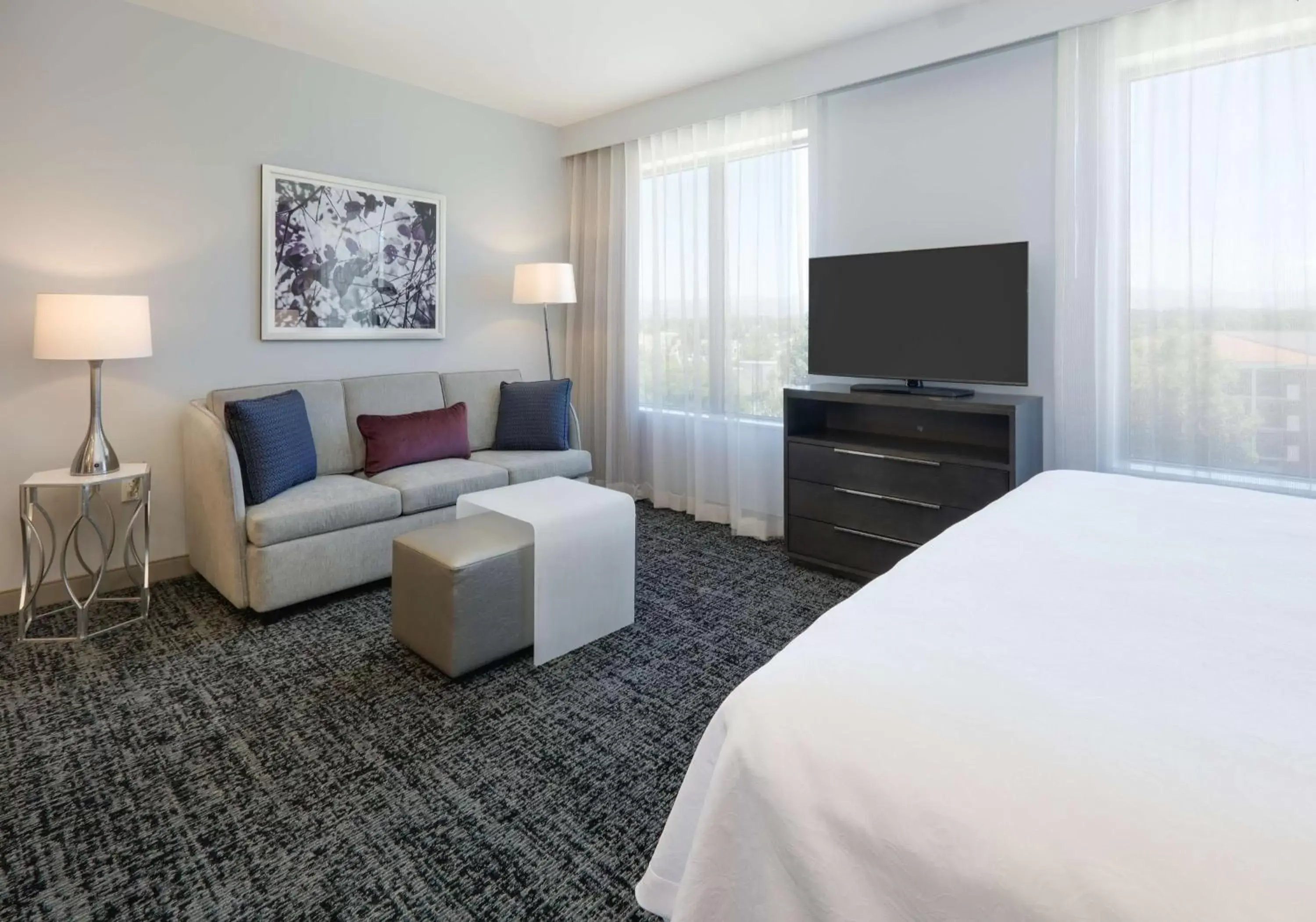 Living room, TV/Entertainment Center in Homewood Suites By Hilton Irvine Spectrum Lake Forest