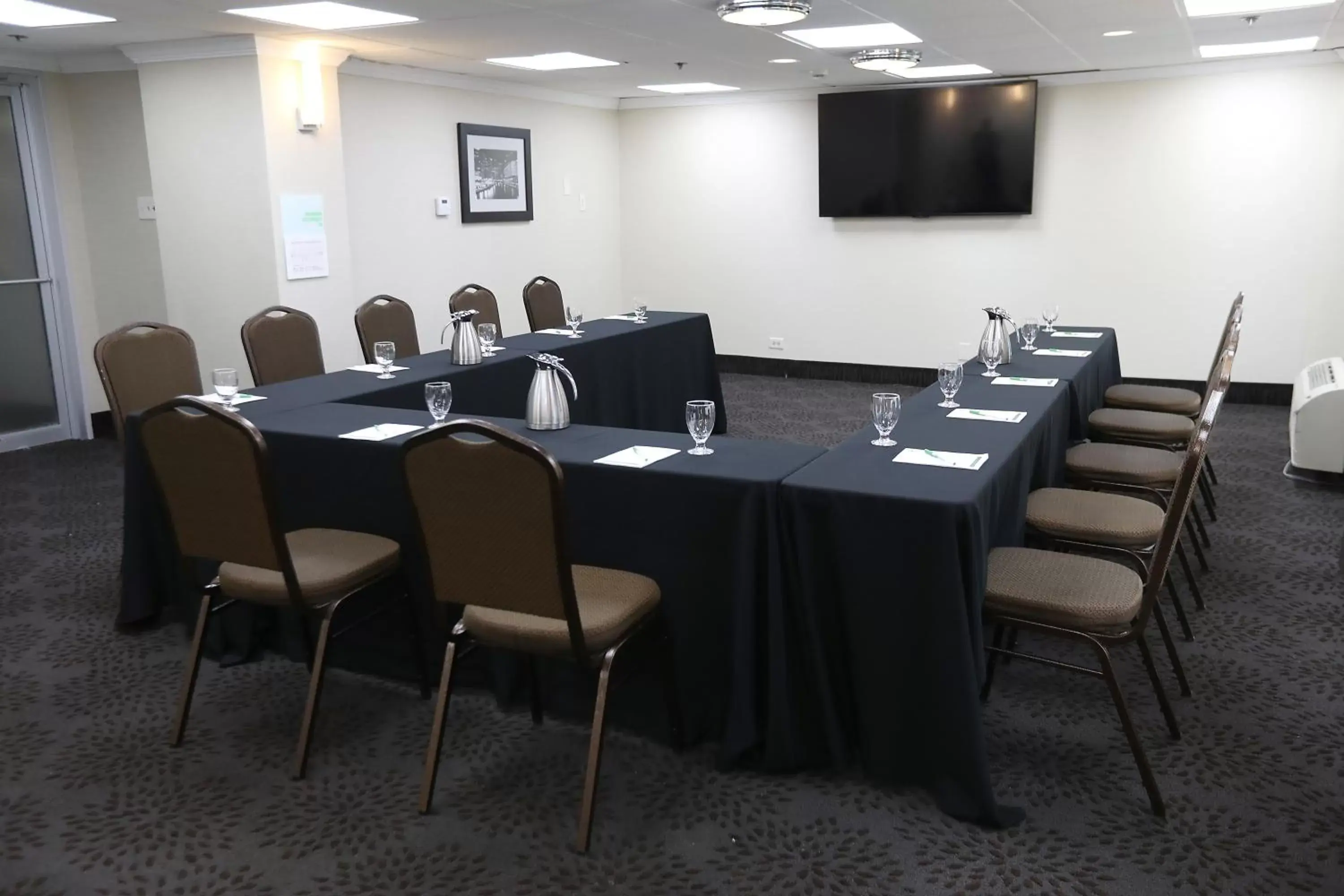 Meeting/conference room in Holiday Inn O'Hare Area, an IHG Hotel