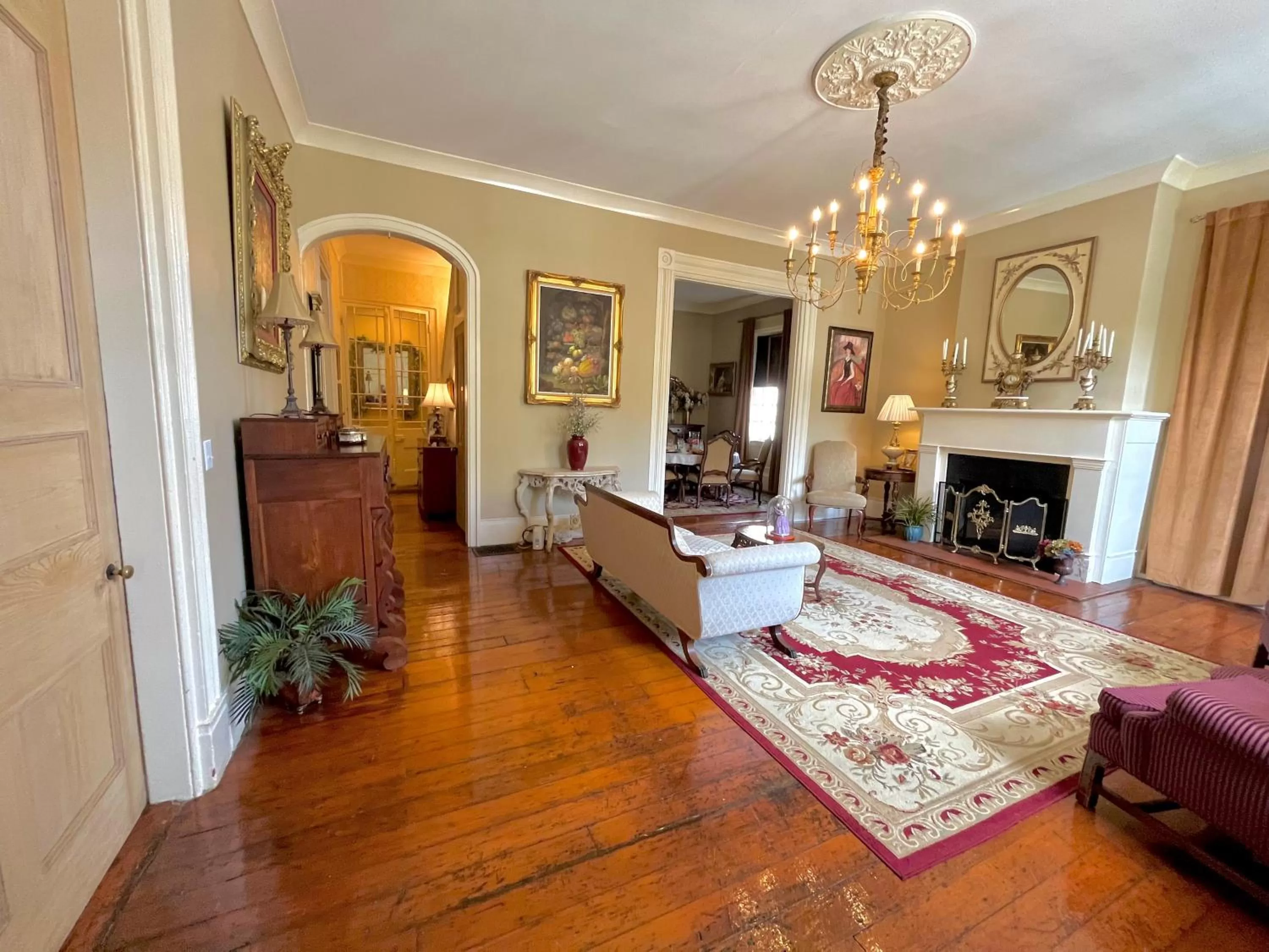 Living room in The Beaumont House Natchez