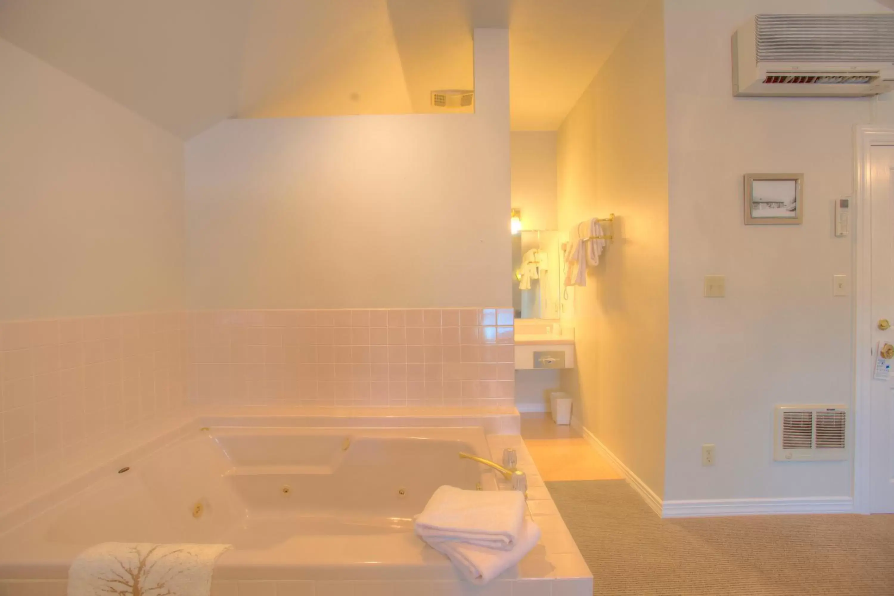 Bath, Bathroom in Soap Lake Natural Spa and Resort