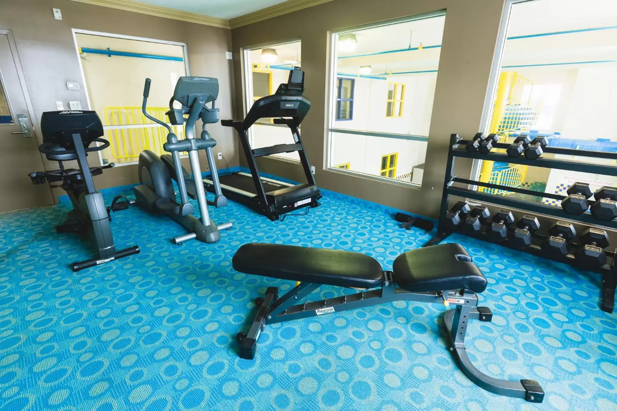 Fitness centre/facilities, Fitness Center/Facilities in Redwood Inn & Suites