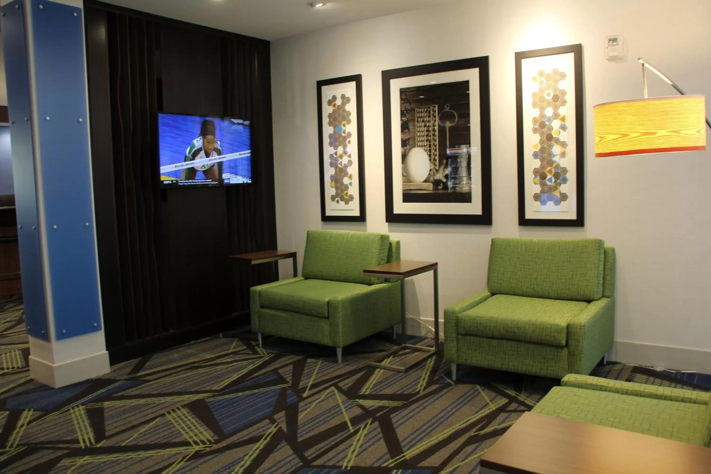 Property building, Seating Area in Holiday Inn Express & Suites - Phoenix - Airport North, an IHG Hotel