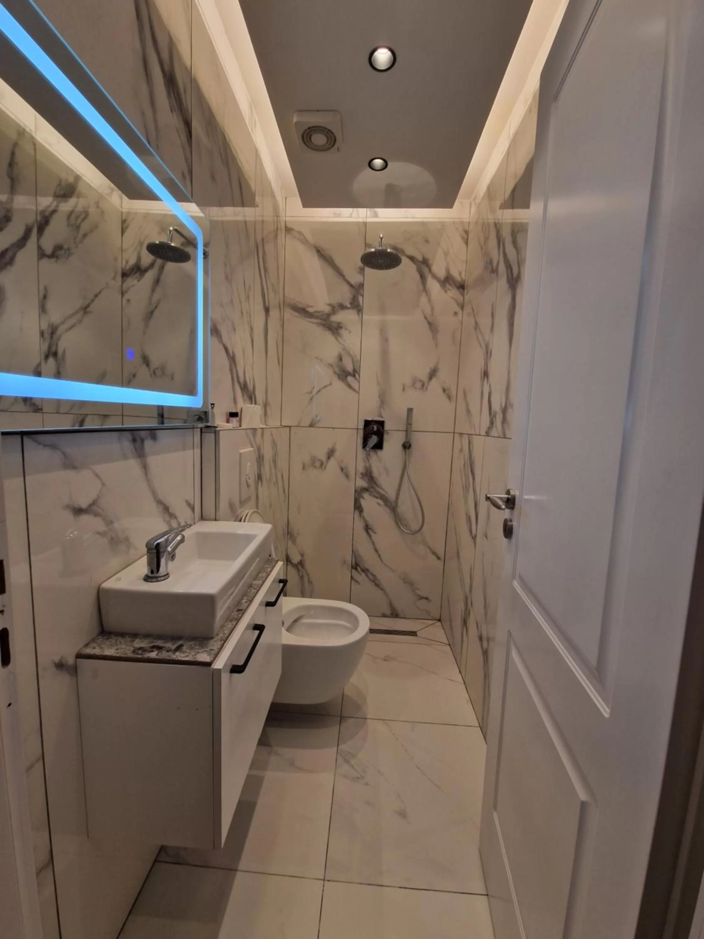 Bathroom in Hotel Colis