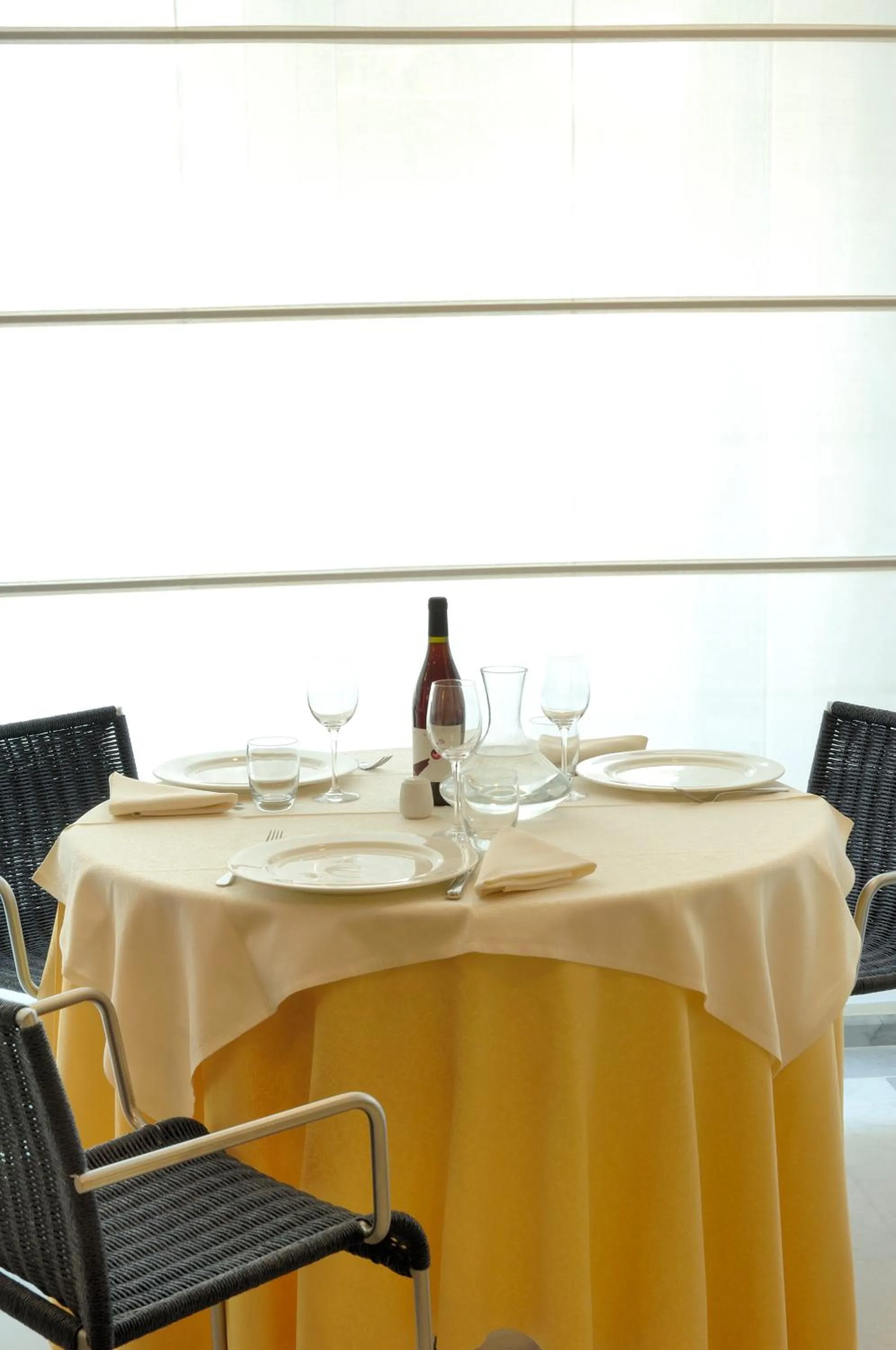 Restaurant/places to eat in Hotel Le Roi