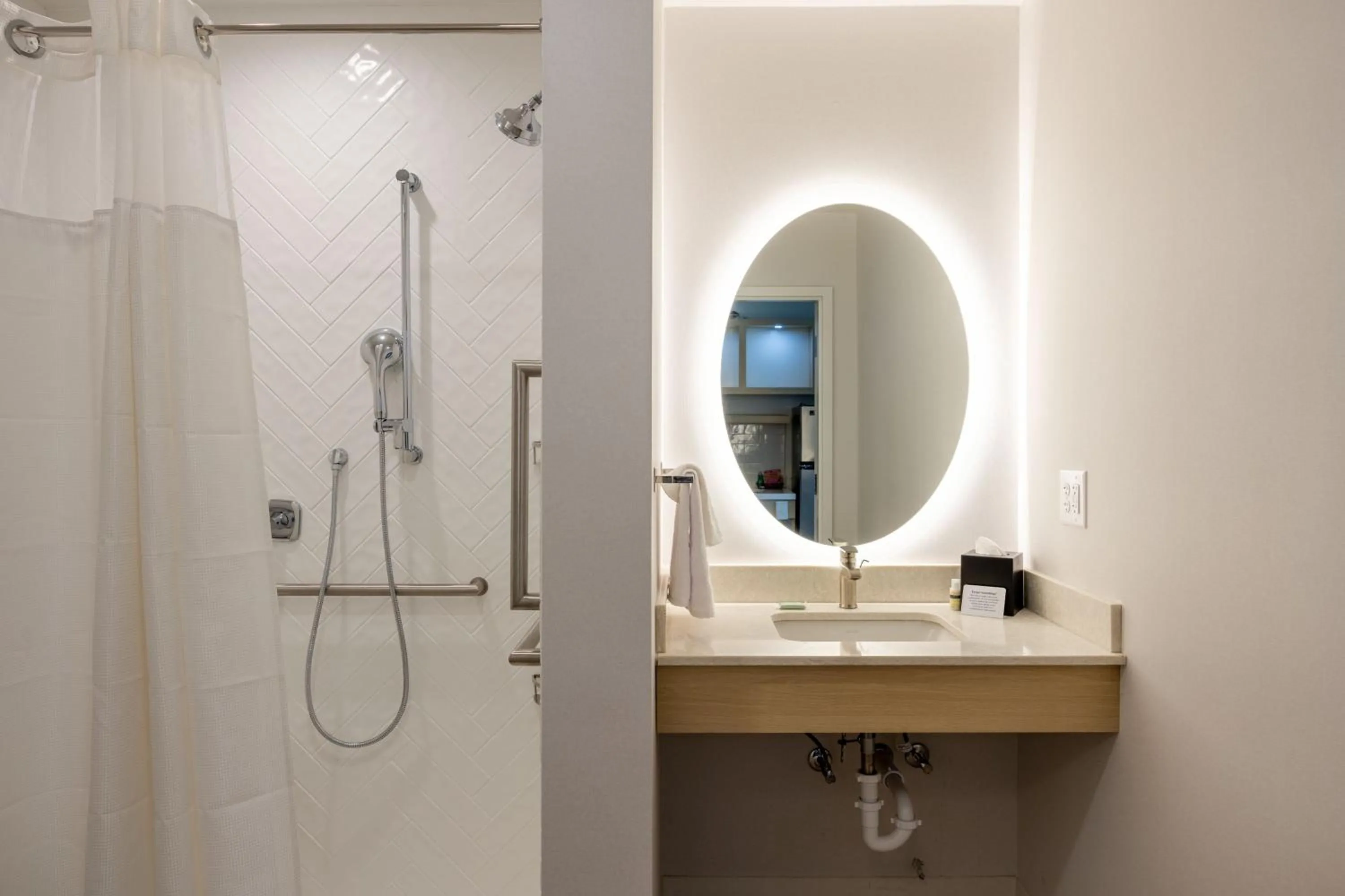 Bathroom in TownePlace Suites by Marriott Canton Riverstone Parkway