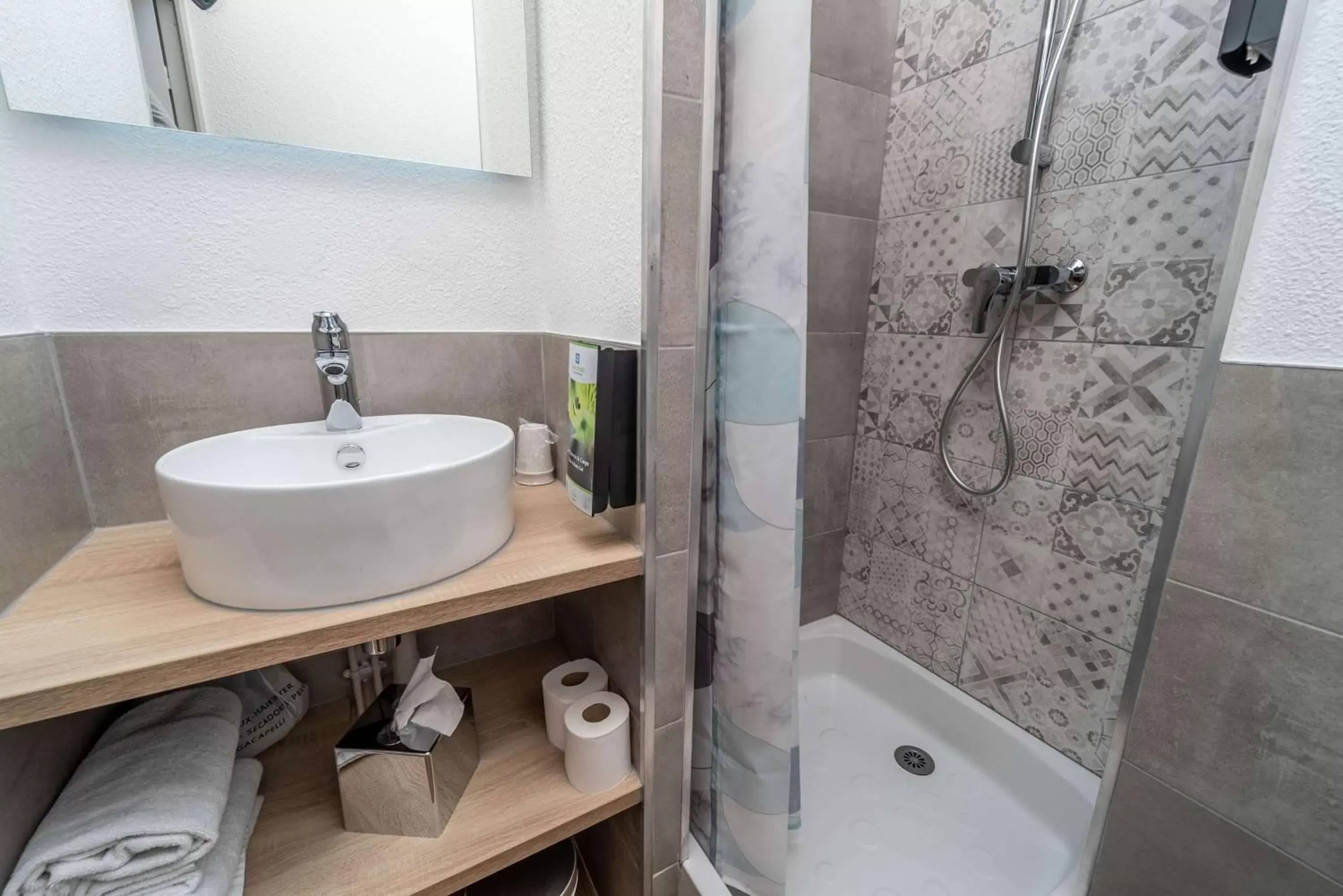 Bathroom in Sure Hotel by Best Western Sarlat-la-Canéda - Ex Hôtel Altica