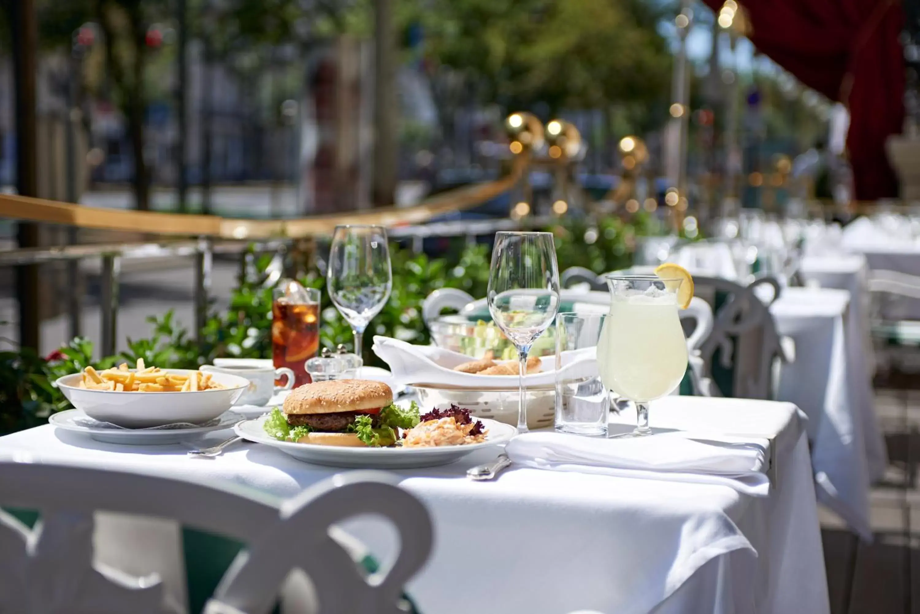 Coffee/tea facilities in Grand Hotel Wien