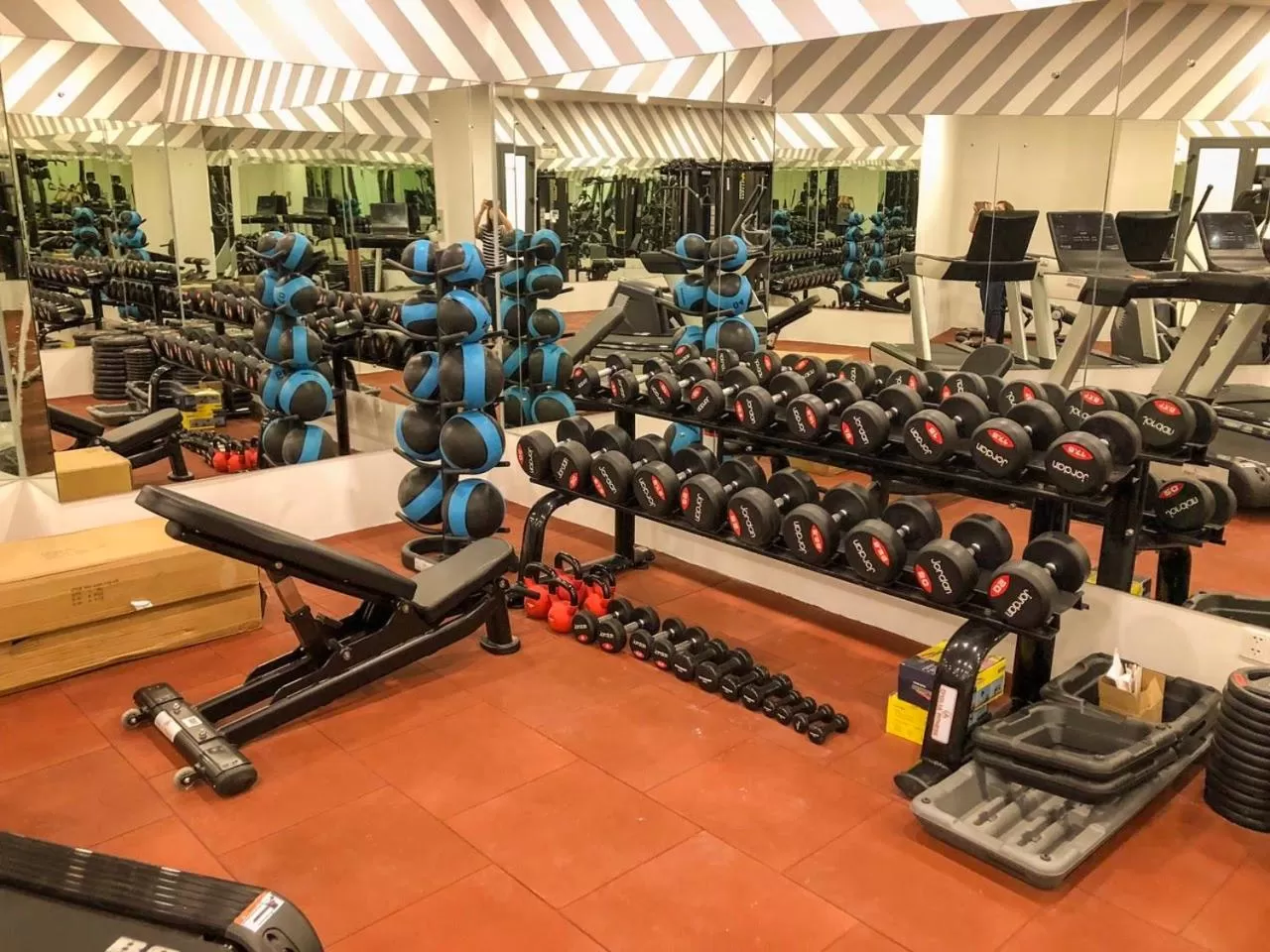 Fitness centre/facilities in DQua Hotel