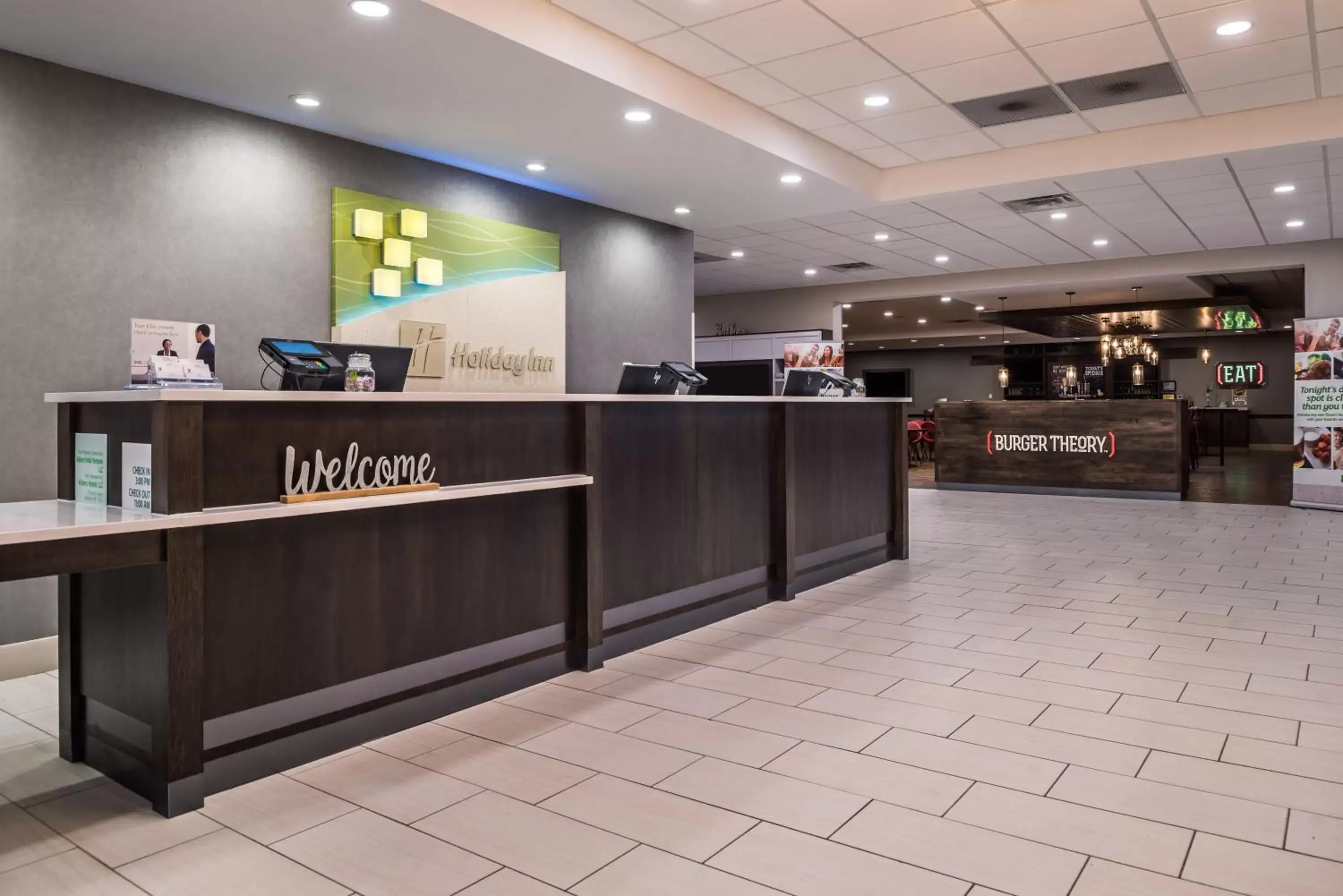 Property building, Lobby/Reception in Holiday Inn Auburn-Finger Lakes Region, an IHG Hotel