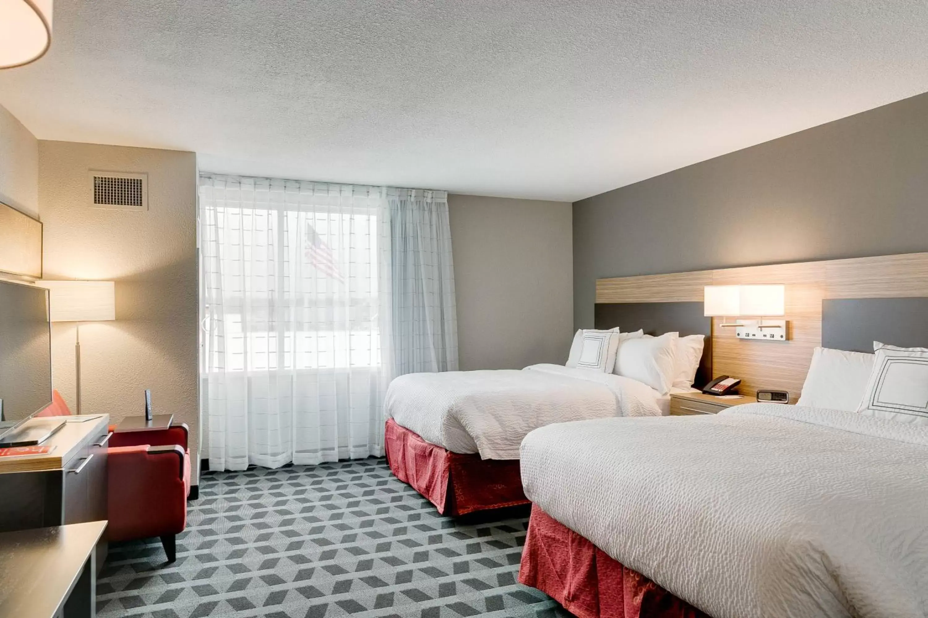 Photo of the whole room, Bed in TownePlace Suites by Marriott Kansas City Liberty