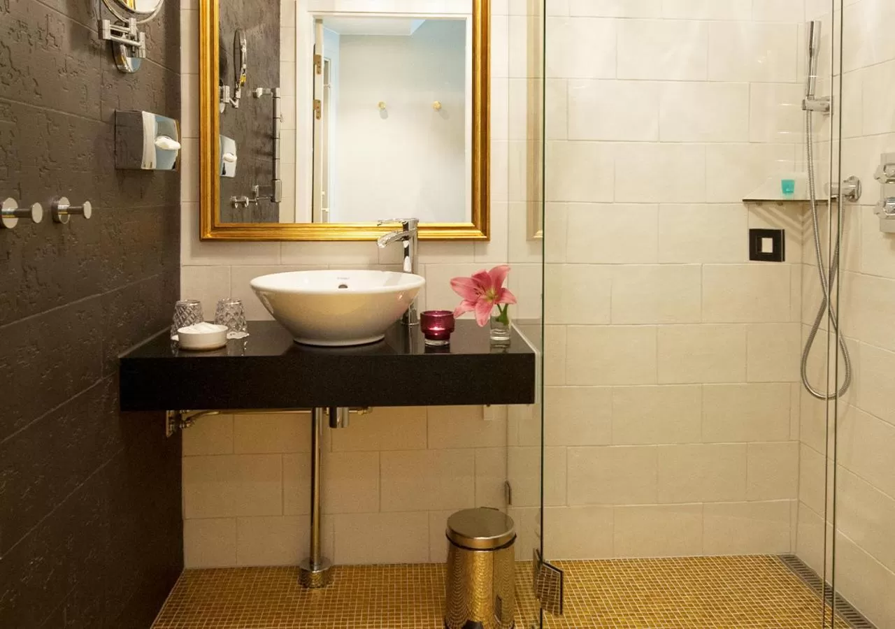 Bathroom in ProfilHotels Central