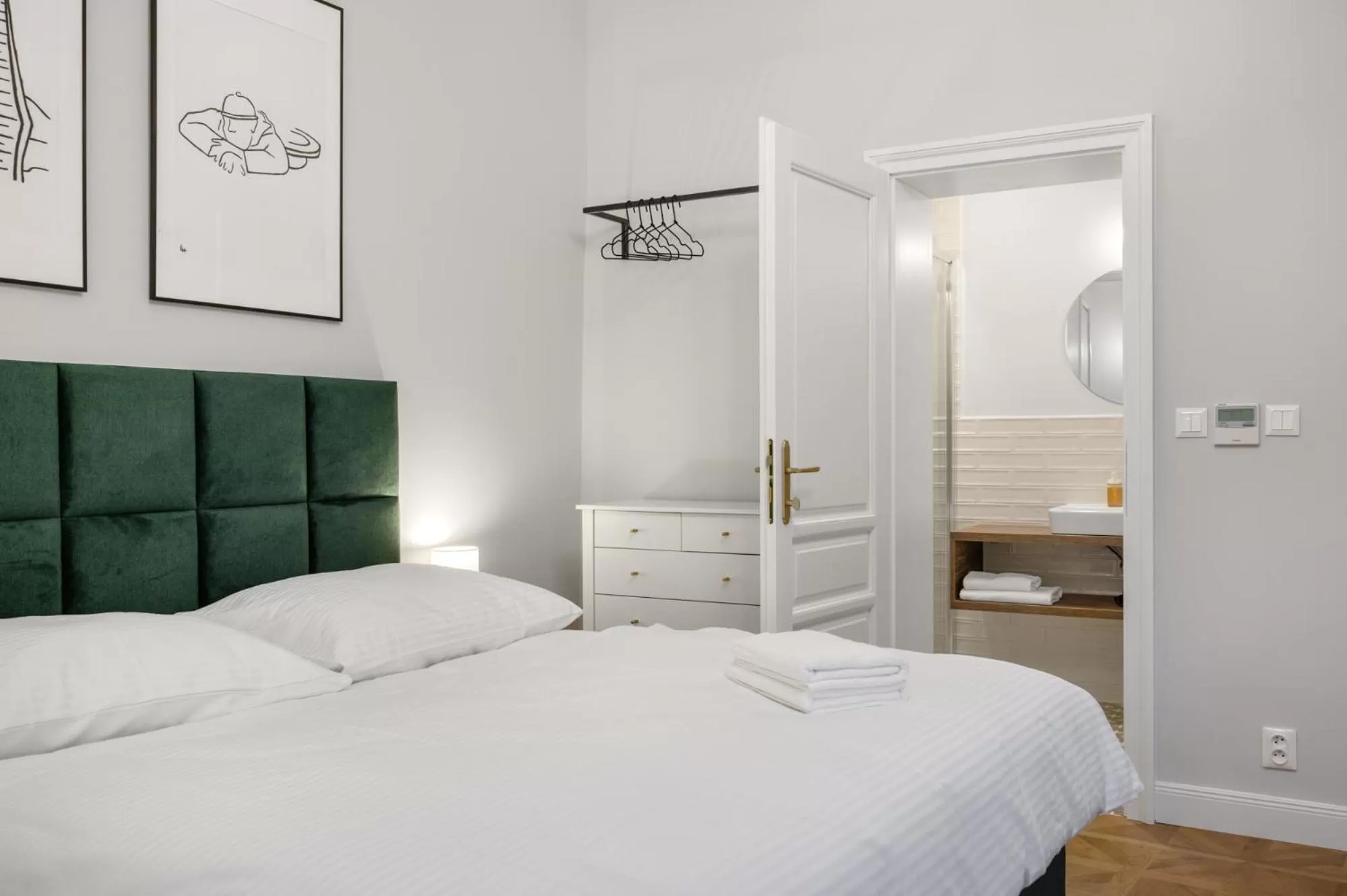 Photo of the whole room, Bed in Palace Apartments