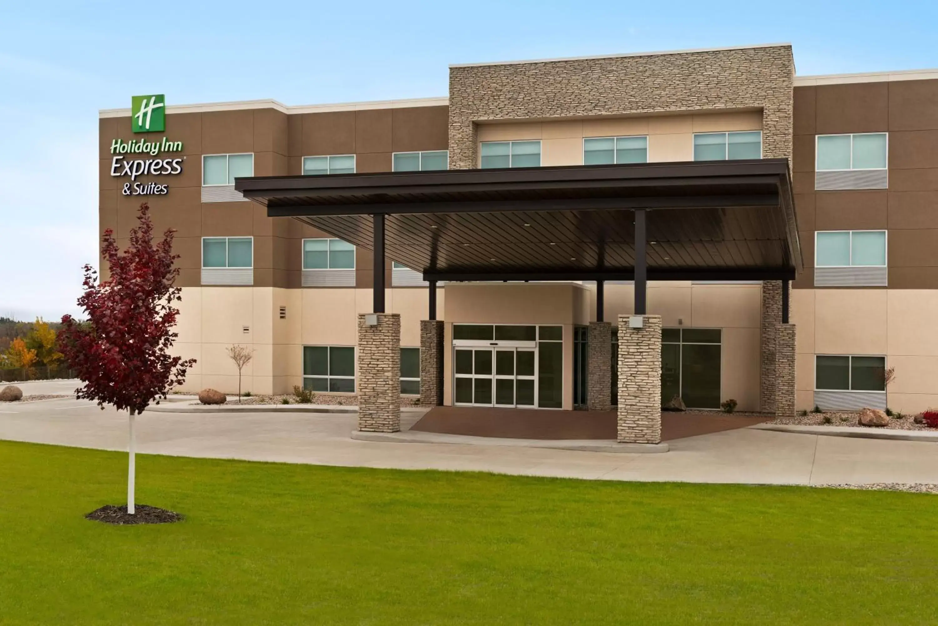 Property building in Holiday Inn Express & Suites - Beaver Dam, an IHG Hotel