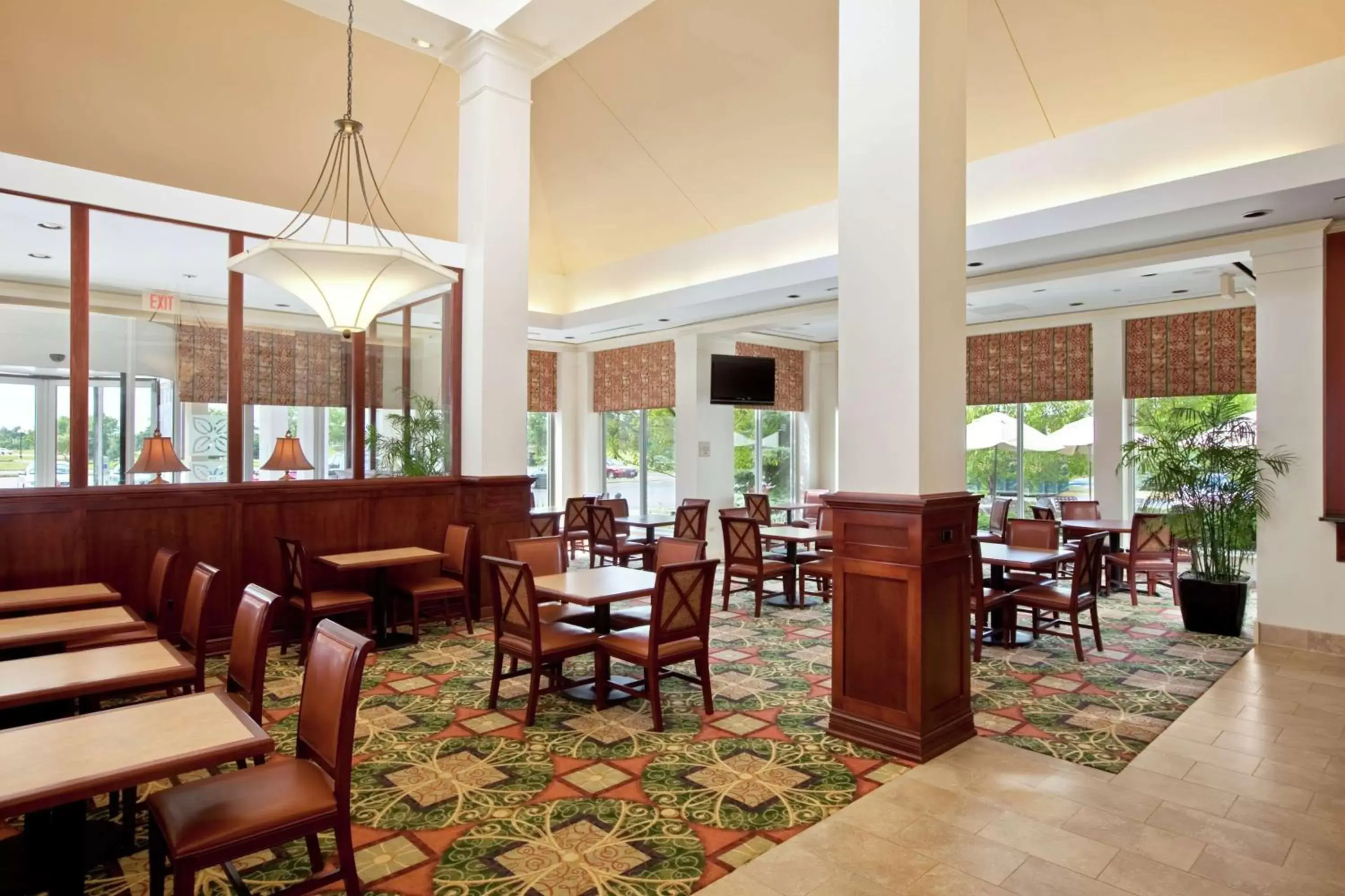 Restaurant/Places to Eat in Hilton Garden Inn Oakbrook Terrace