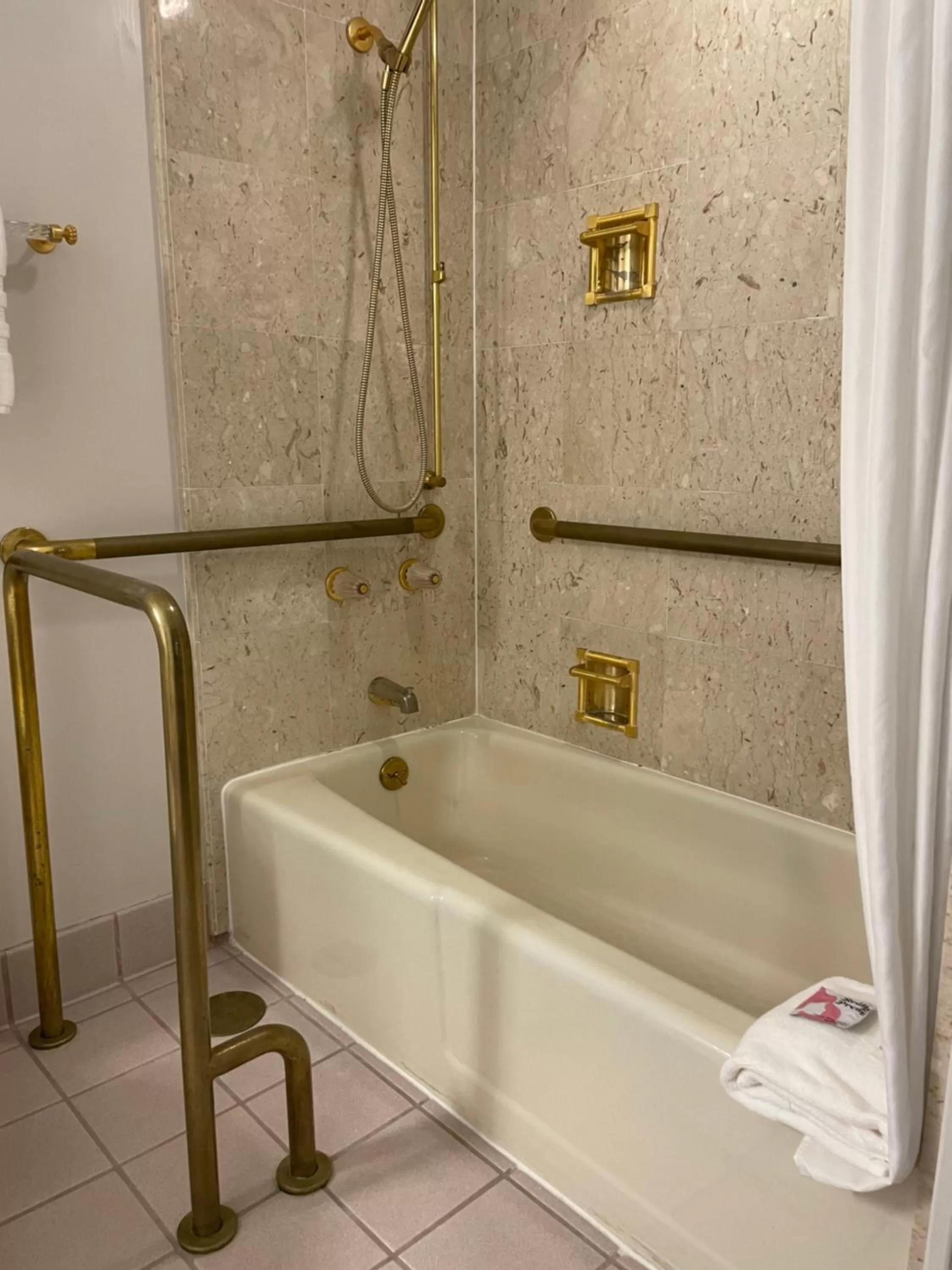 Toilet in Hotel Phillips