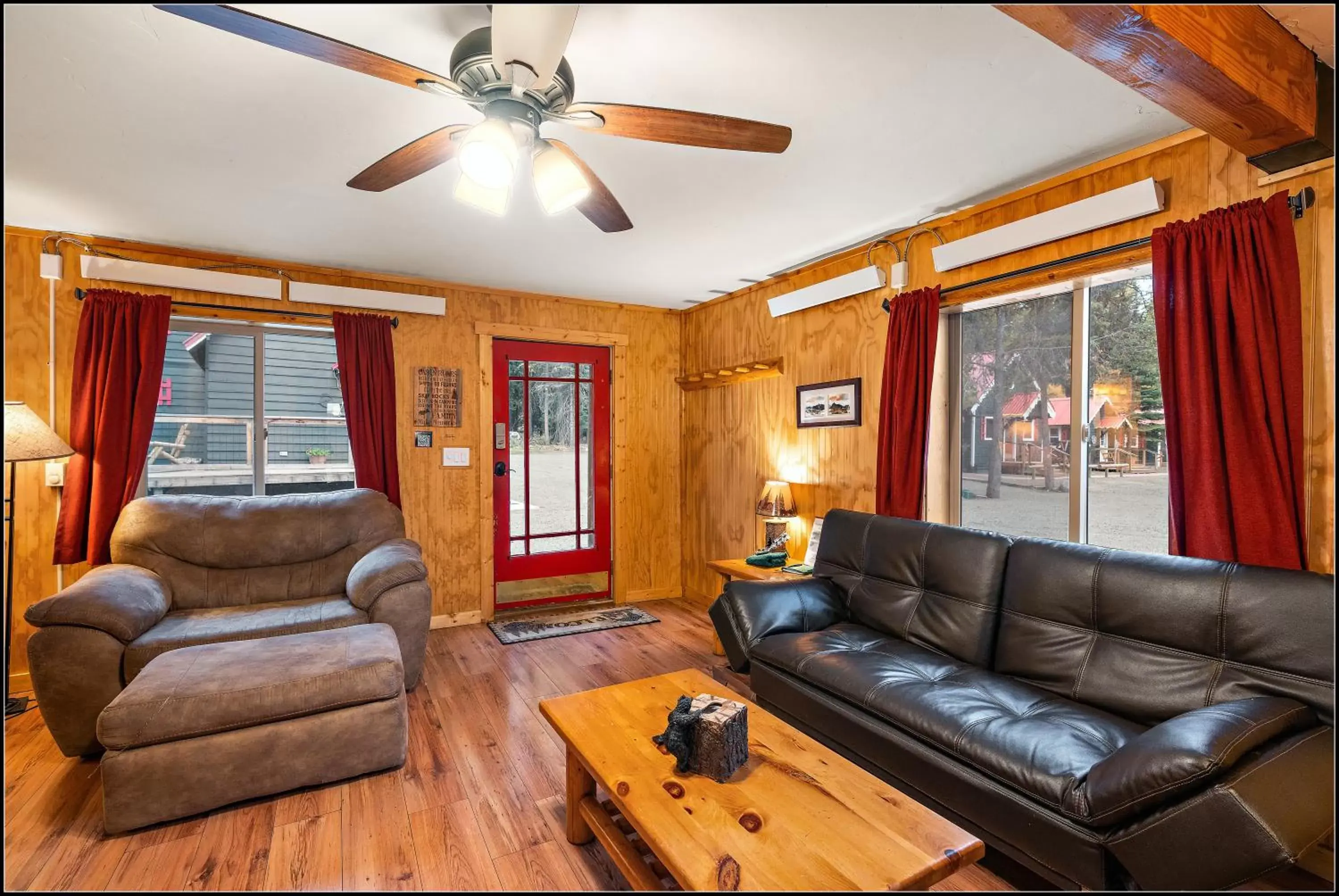 Living room, Seating Area in Brundage Bungalows