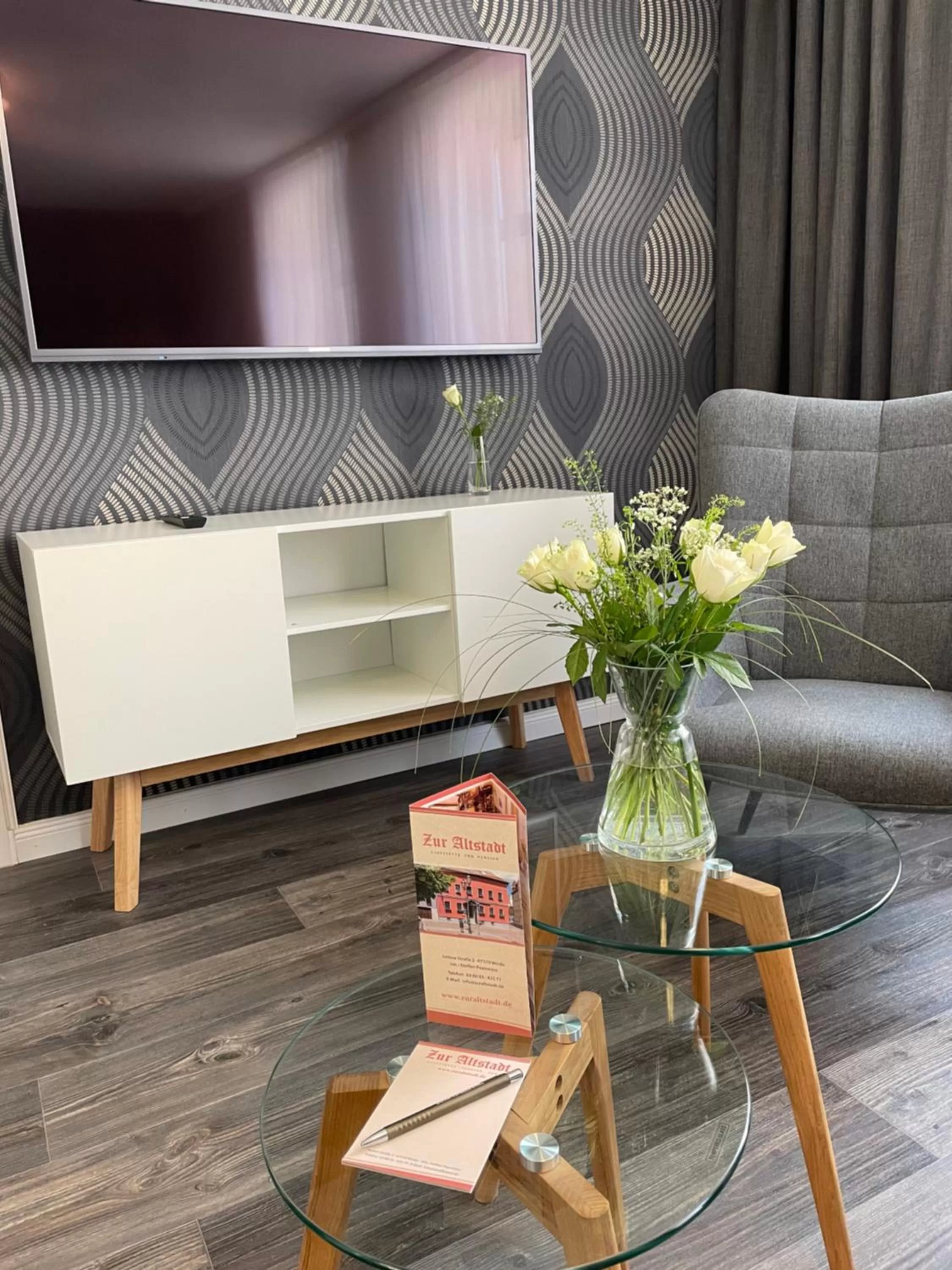 Seating area in "Zur Altstadt - Am Fuße der Osterburg" Gaststätte, Pension, FEWO