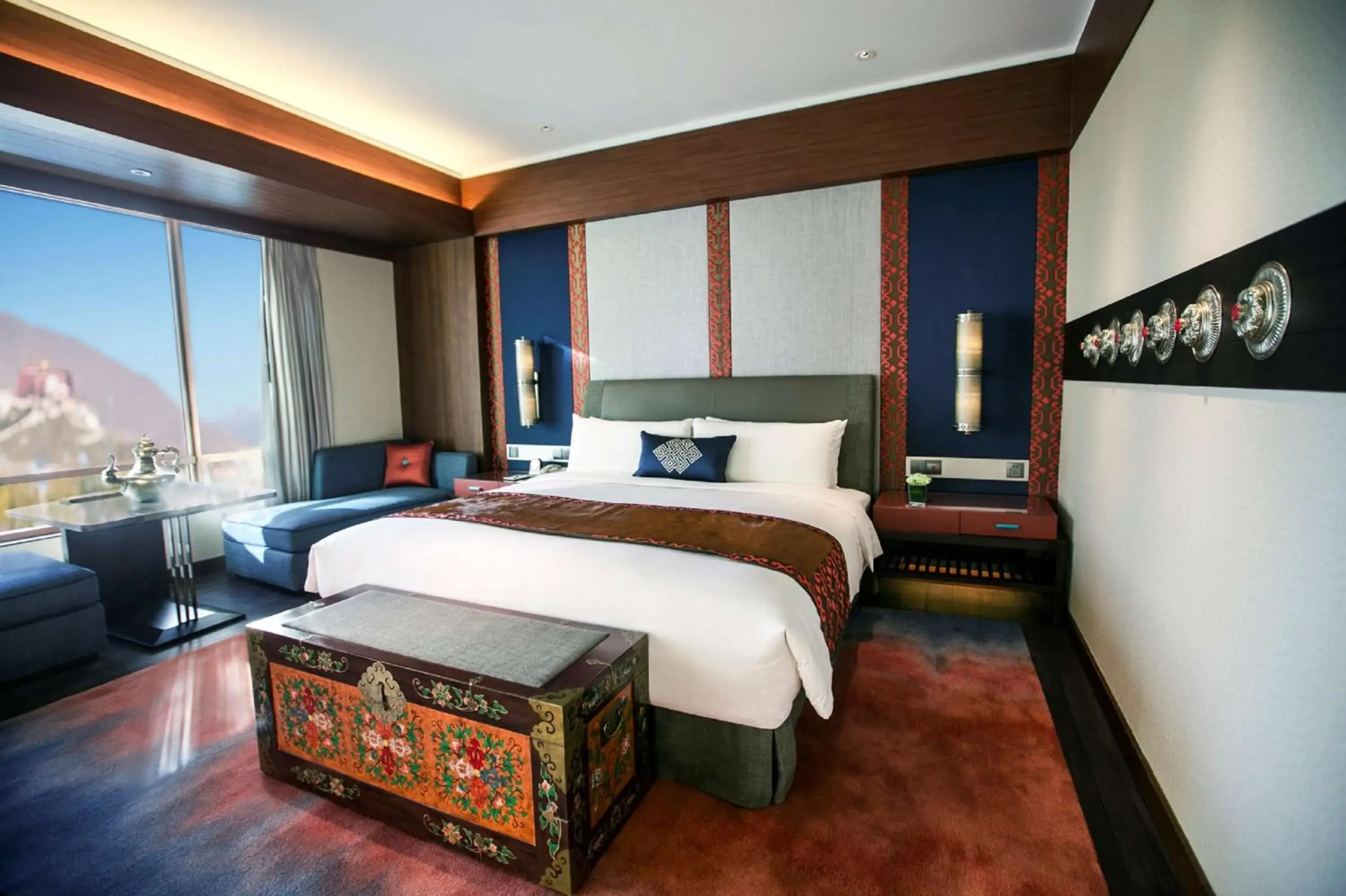 Photo of the whole room, Bed in Shangri-La Lhasa