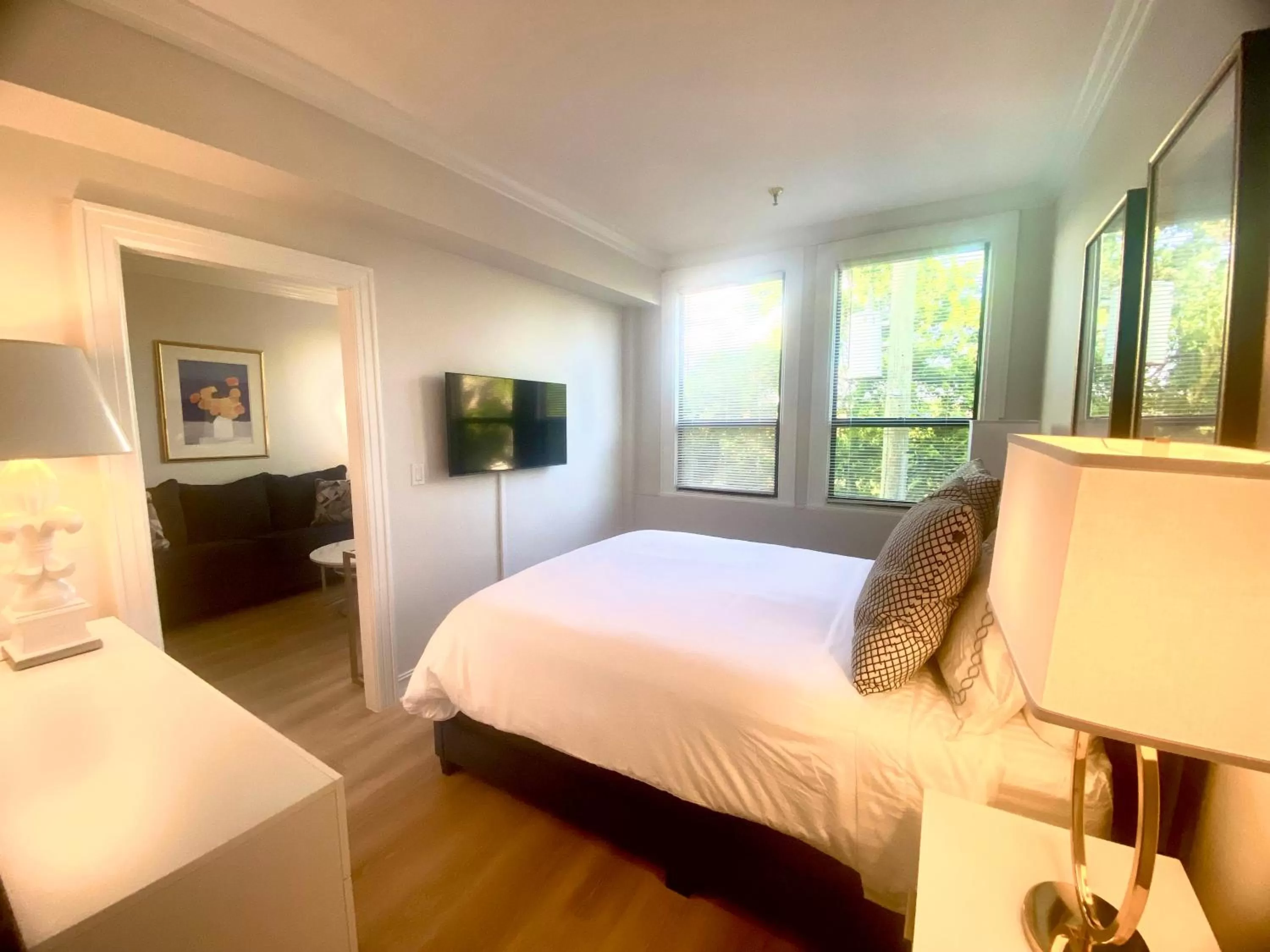 Photo of the whole room, Bed in Tropicals of Palm Beach