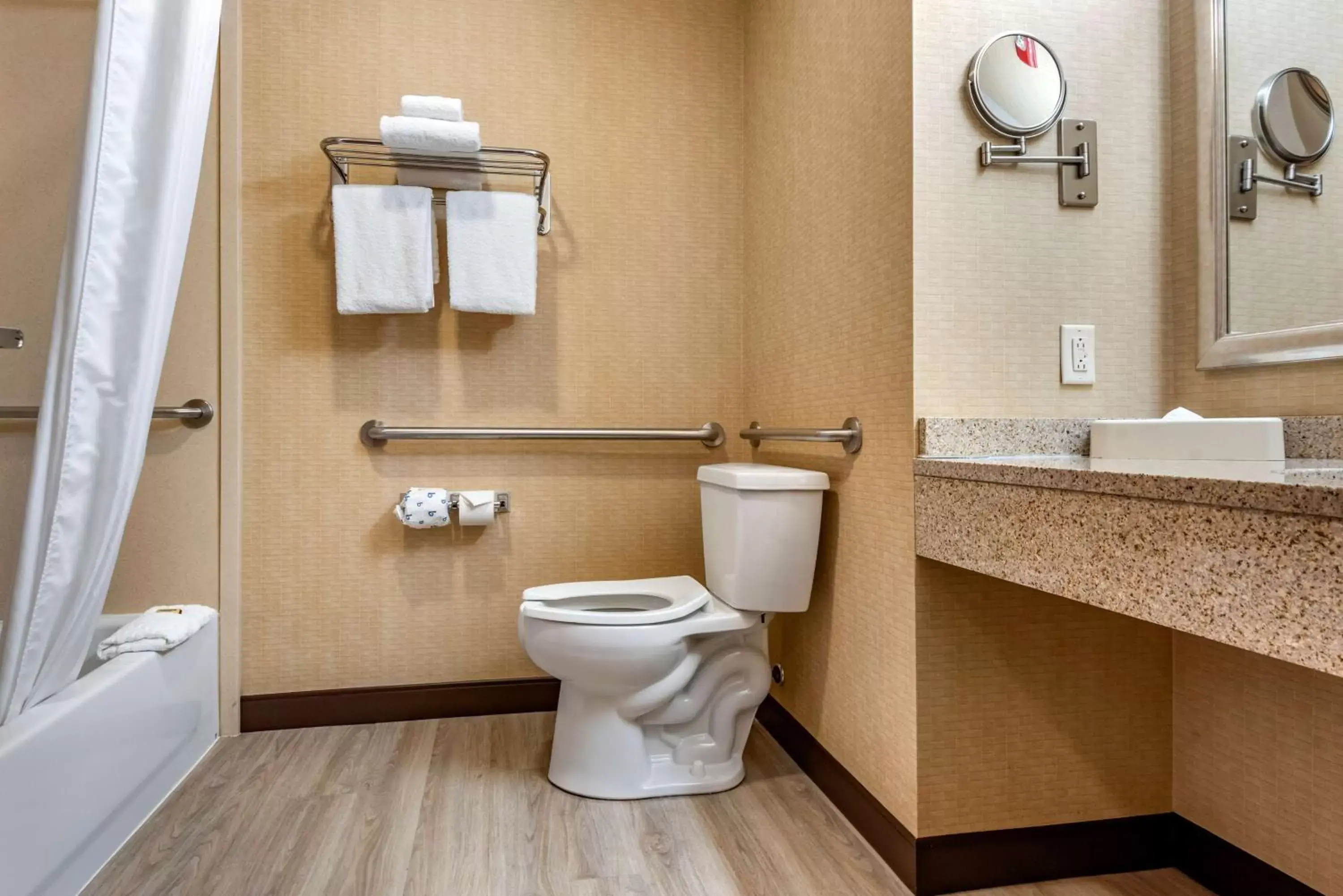 Bathroom in Best Western PLUS Victor Inn & Suites