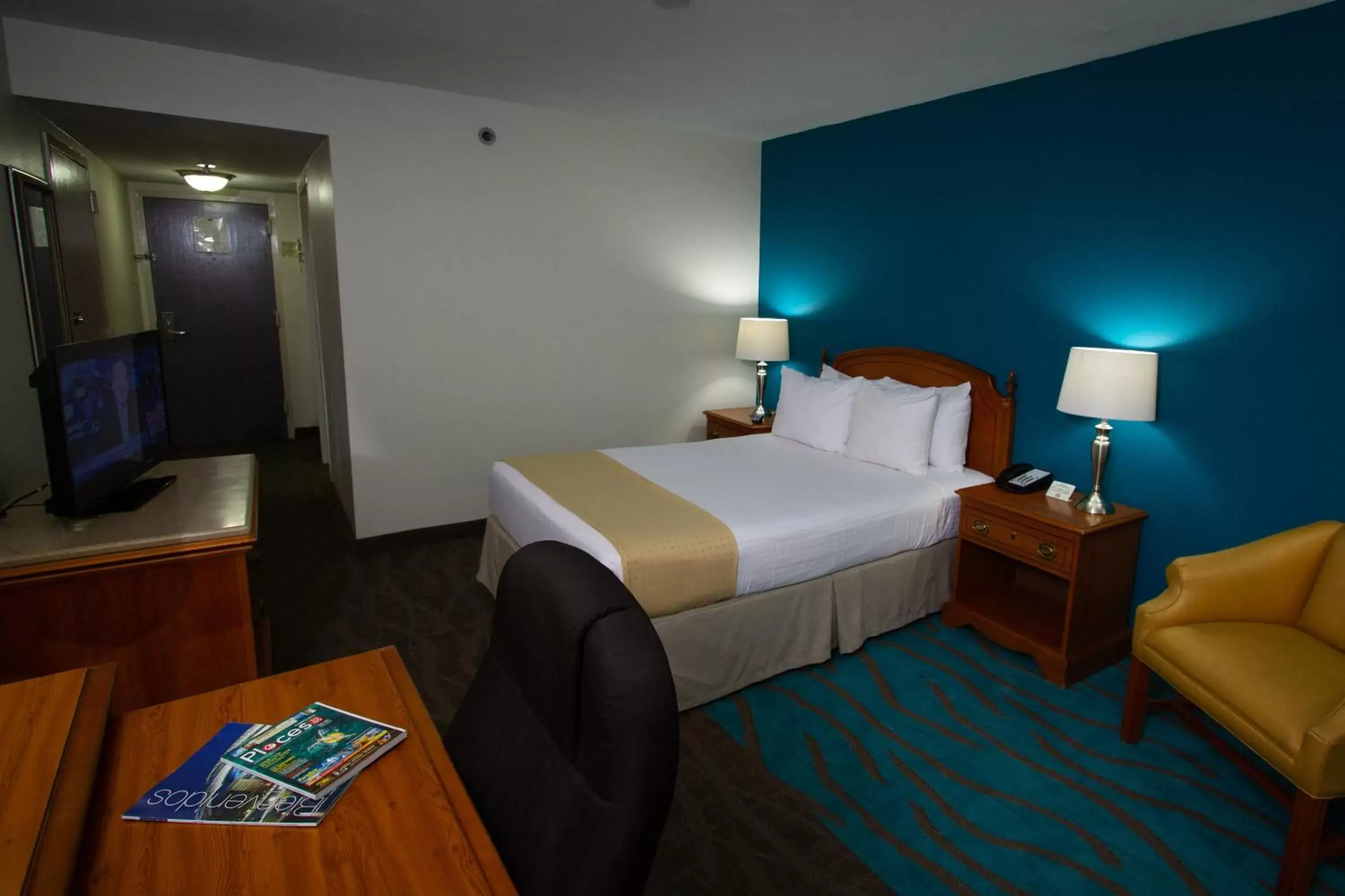 TV and multimedia, Bed in Caribe Hotel Ponce